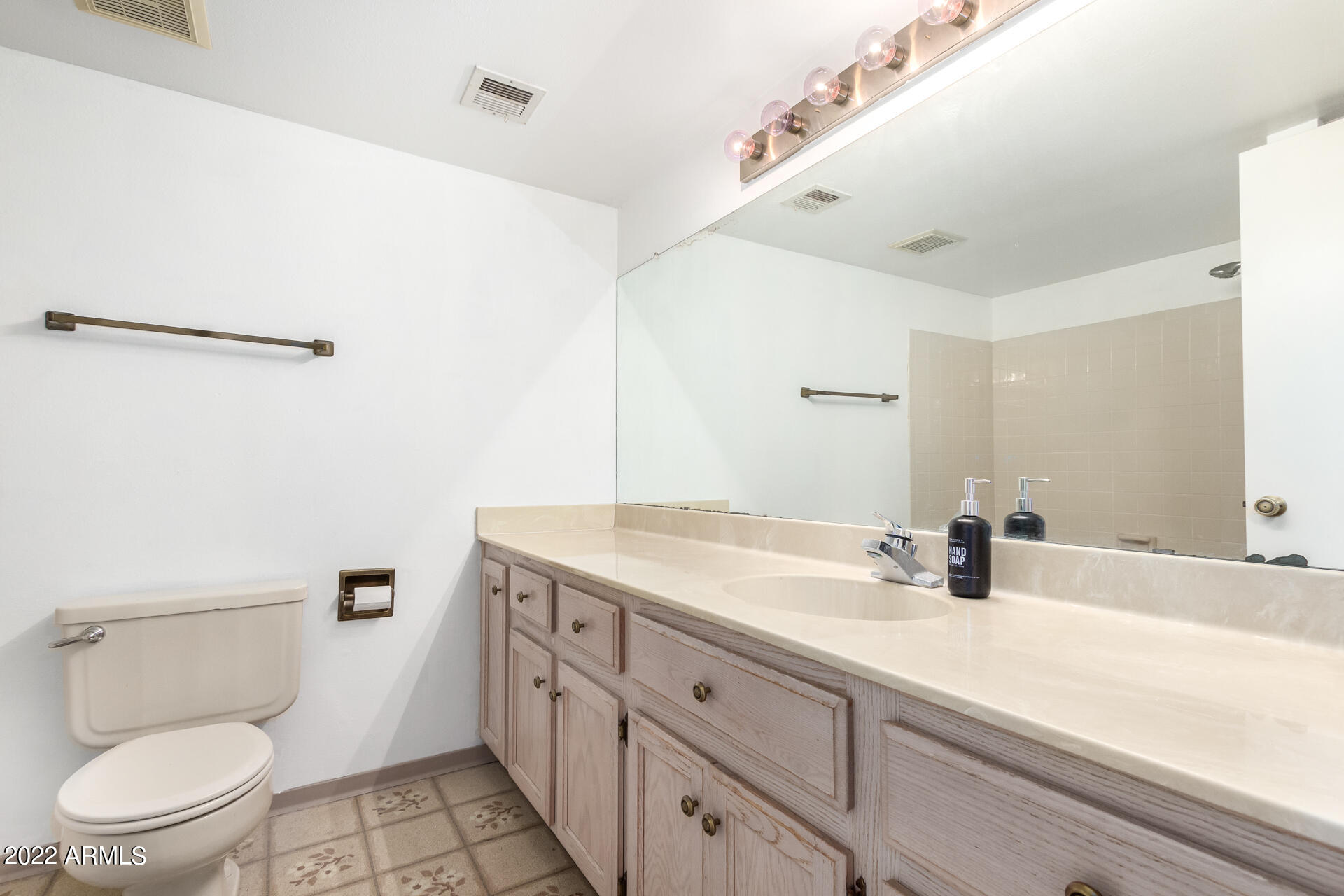 8847 N 8TH Street # 208