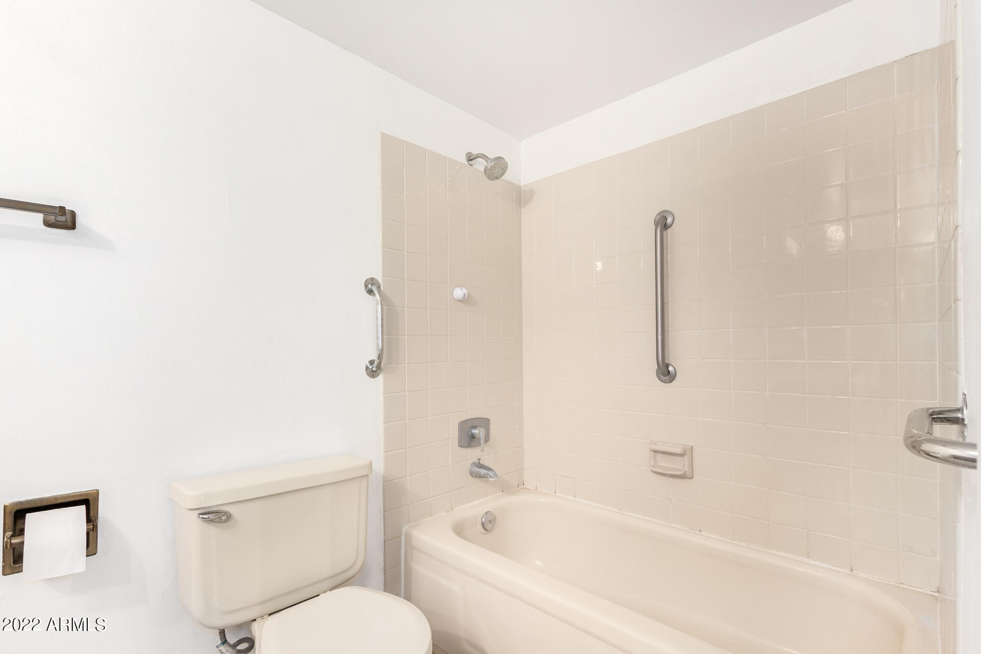 8847 N 8TH Street # 208