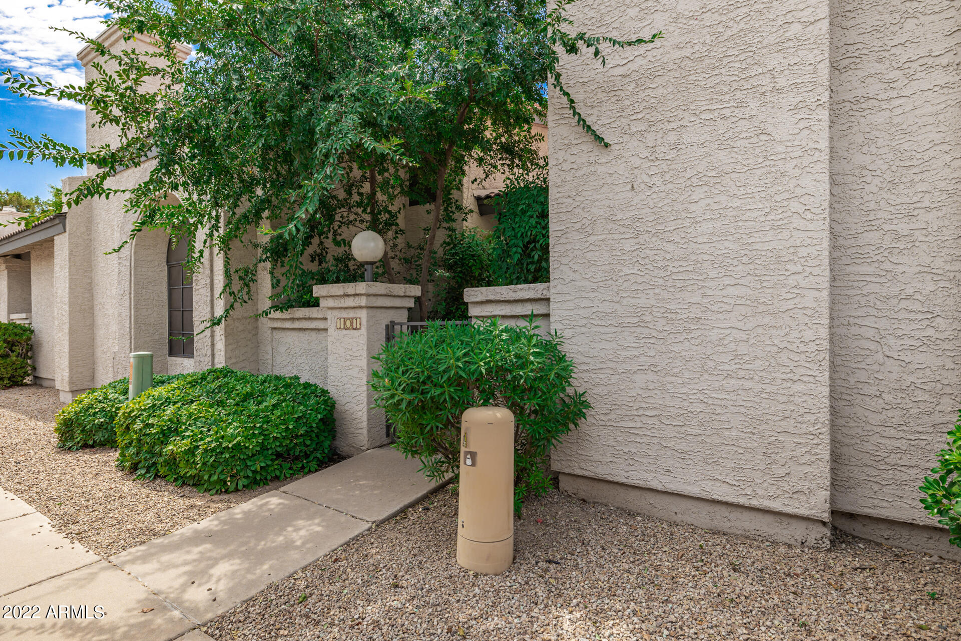 1718 S LONGMORE -- # 101