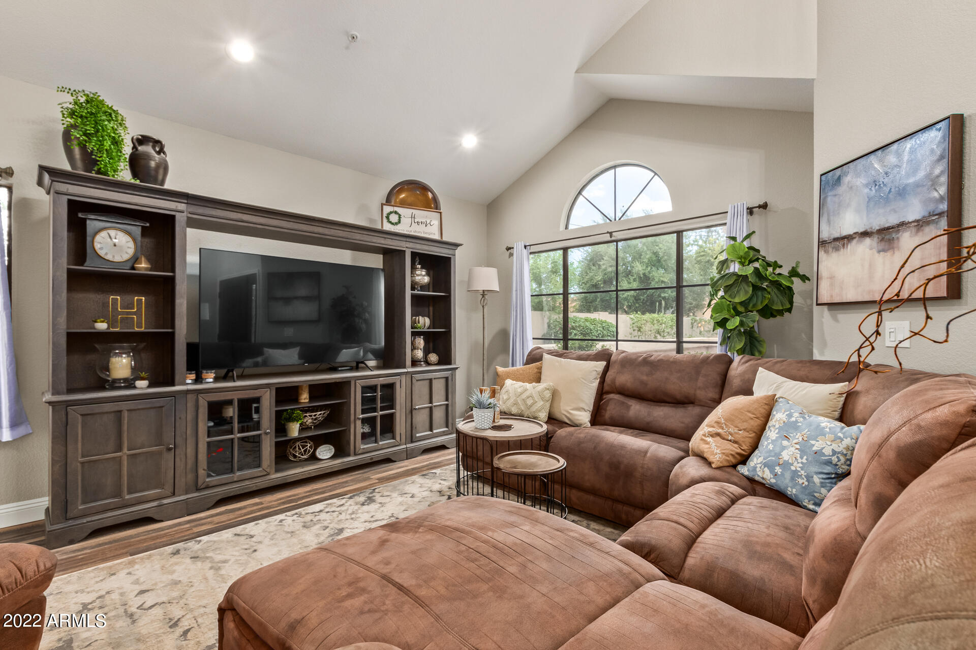 9573 E WINDROSE Drive