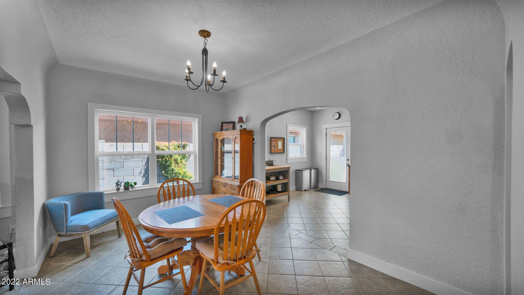 2229 N 21st Place