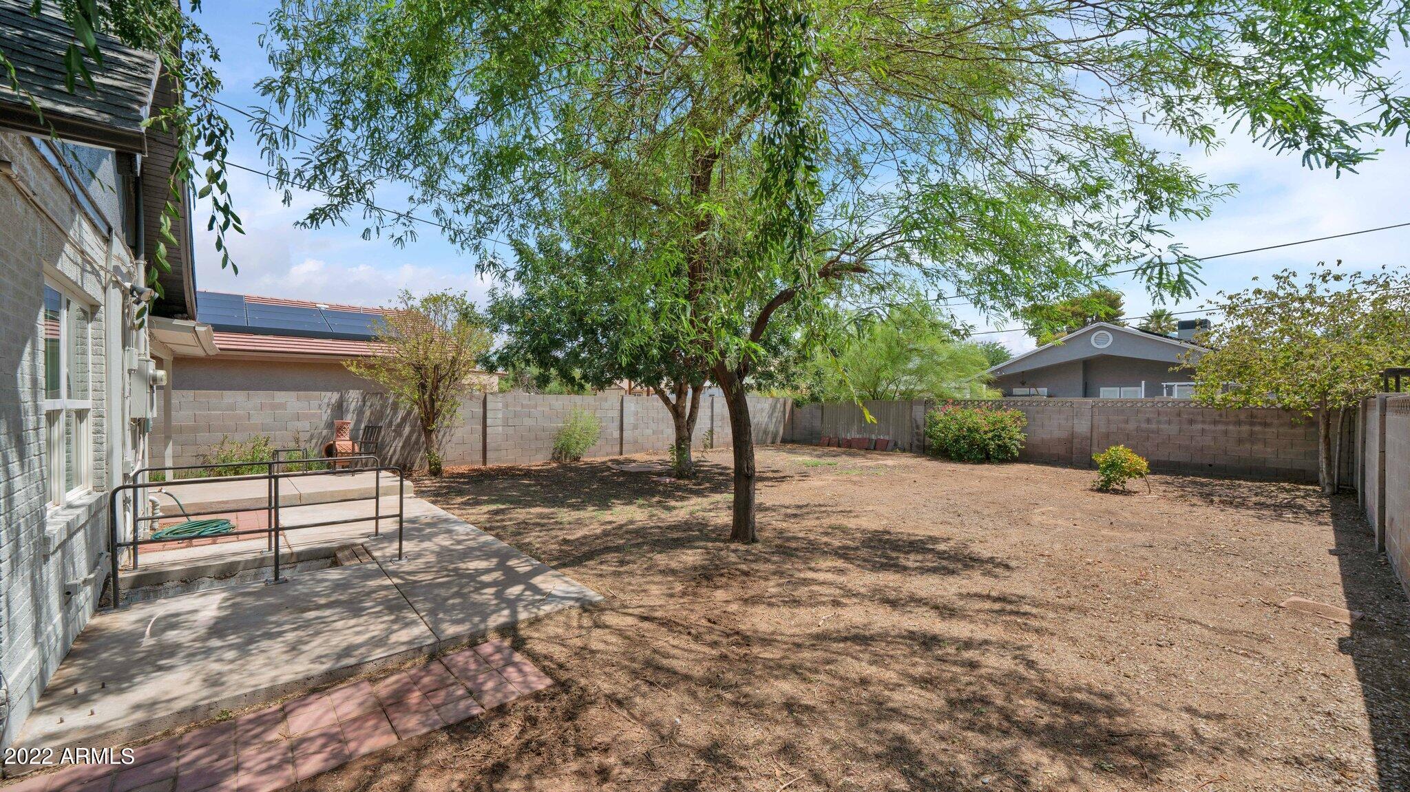 2229 N 21st Place
