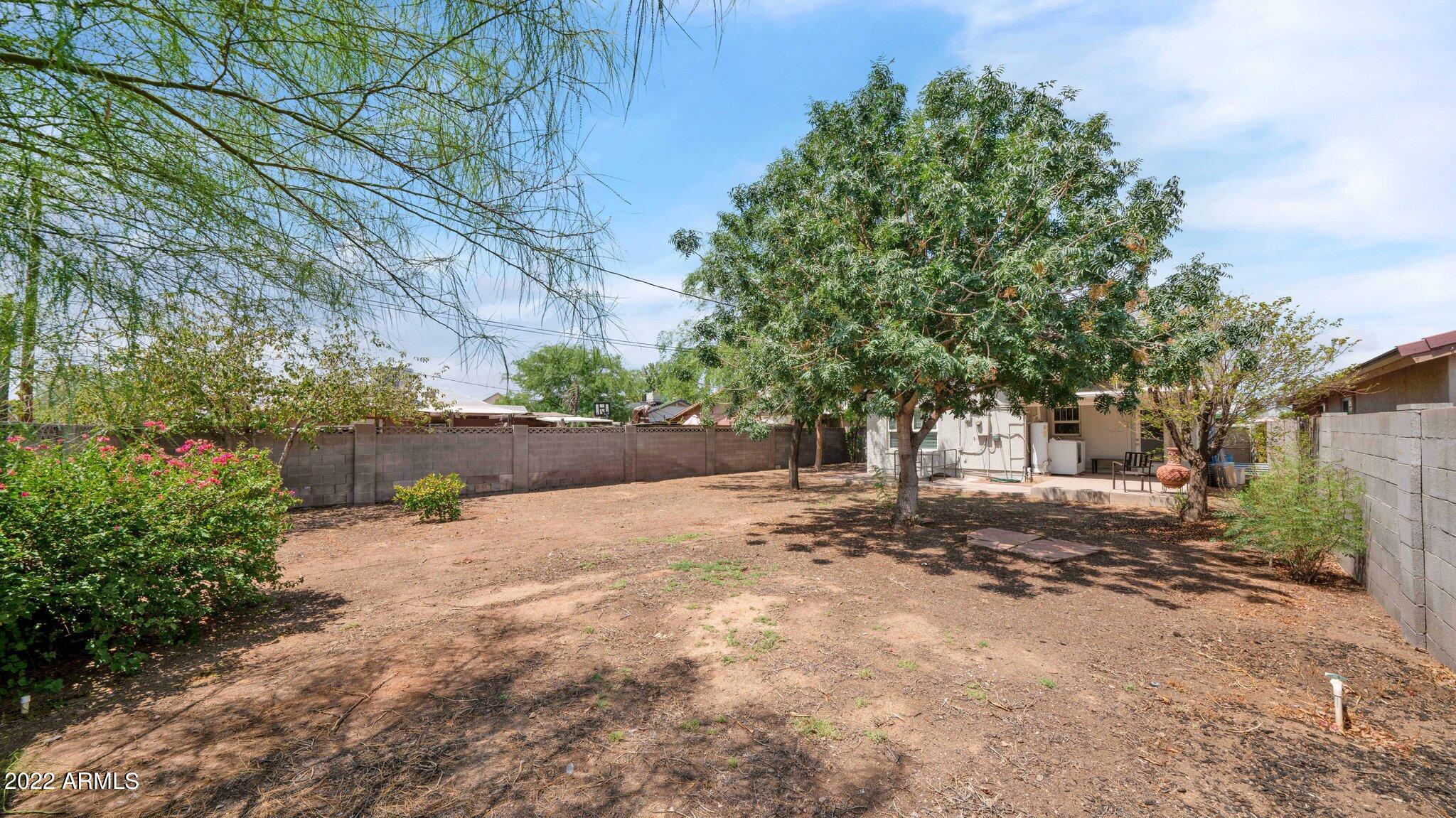 2229 N 21st Place
