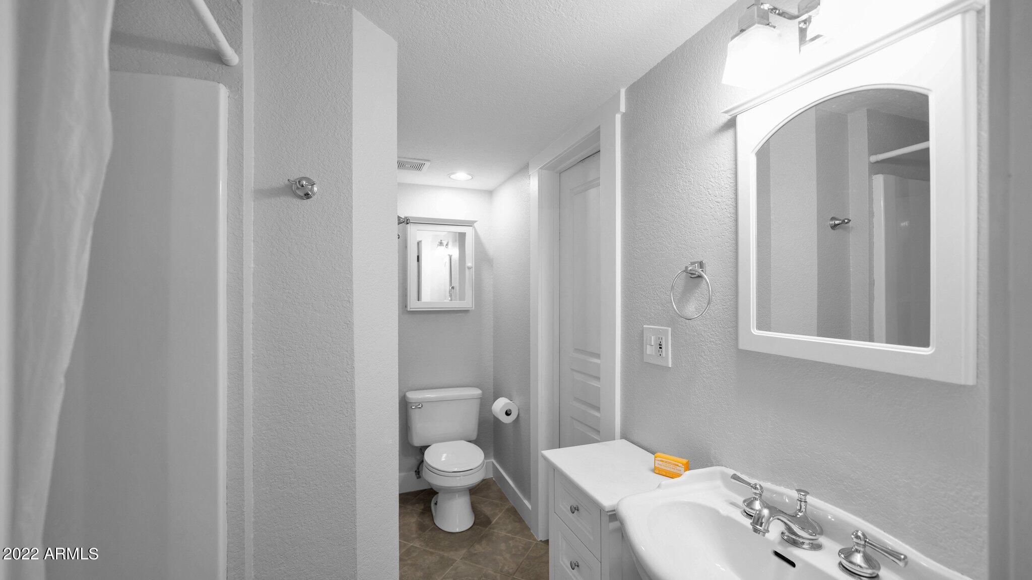 2229 N 21st Place