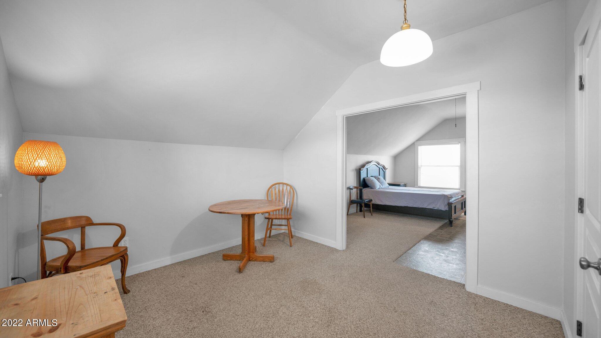 2229 N 21st Place