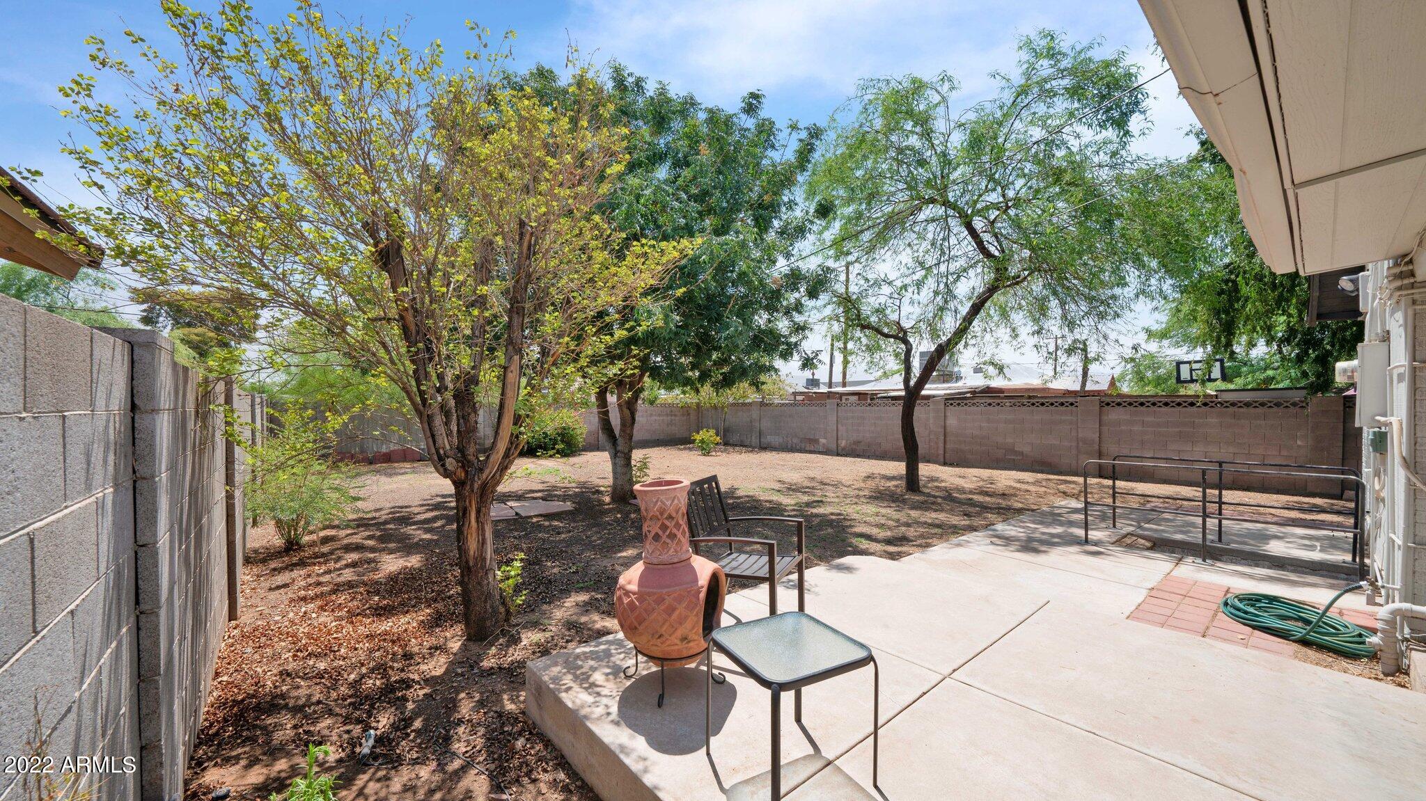 2229 N 21st Place