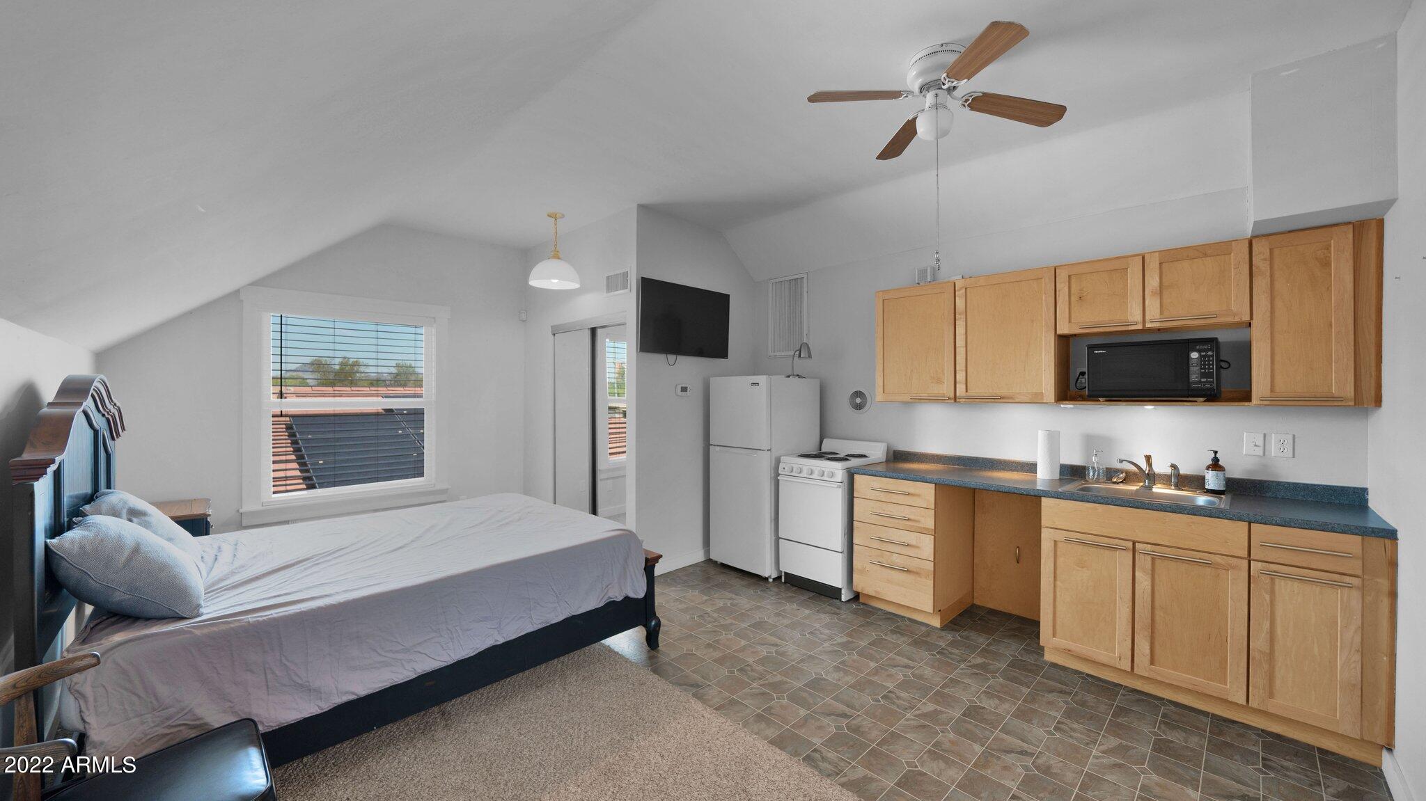 2229 N 21st Place