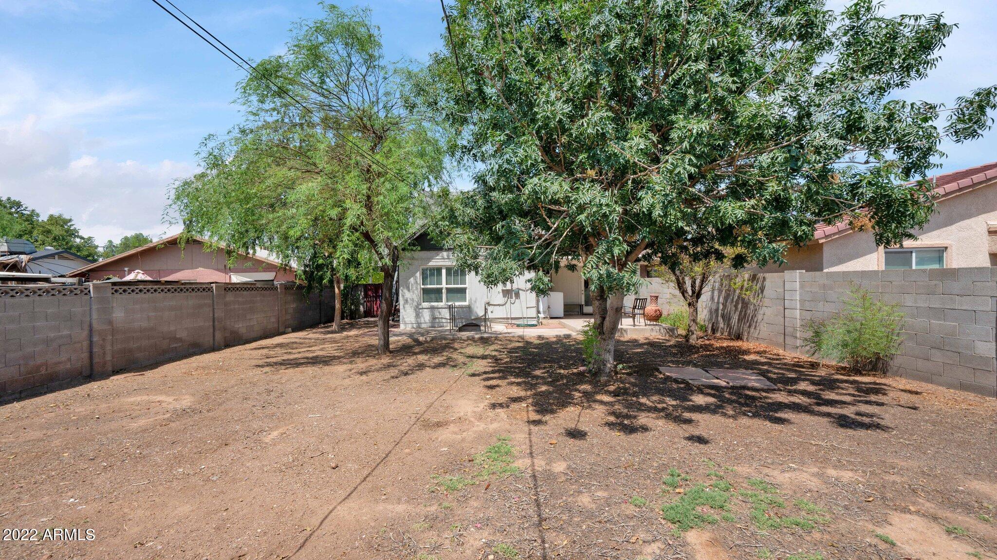 2229 N 21st Place