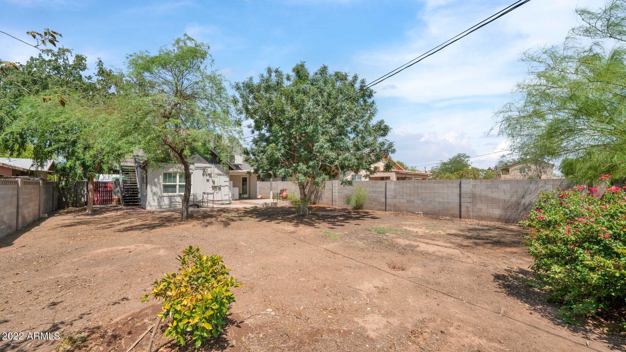 2229 N 21st Place