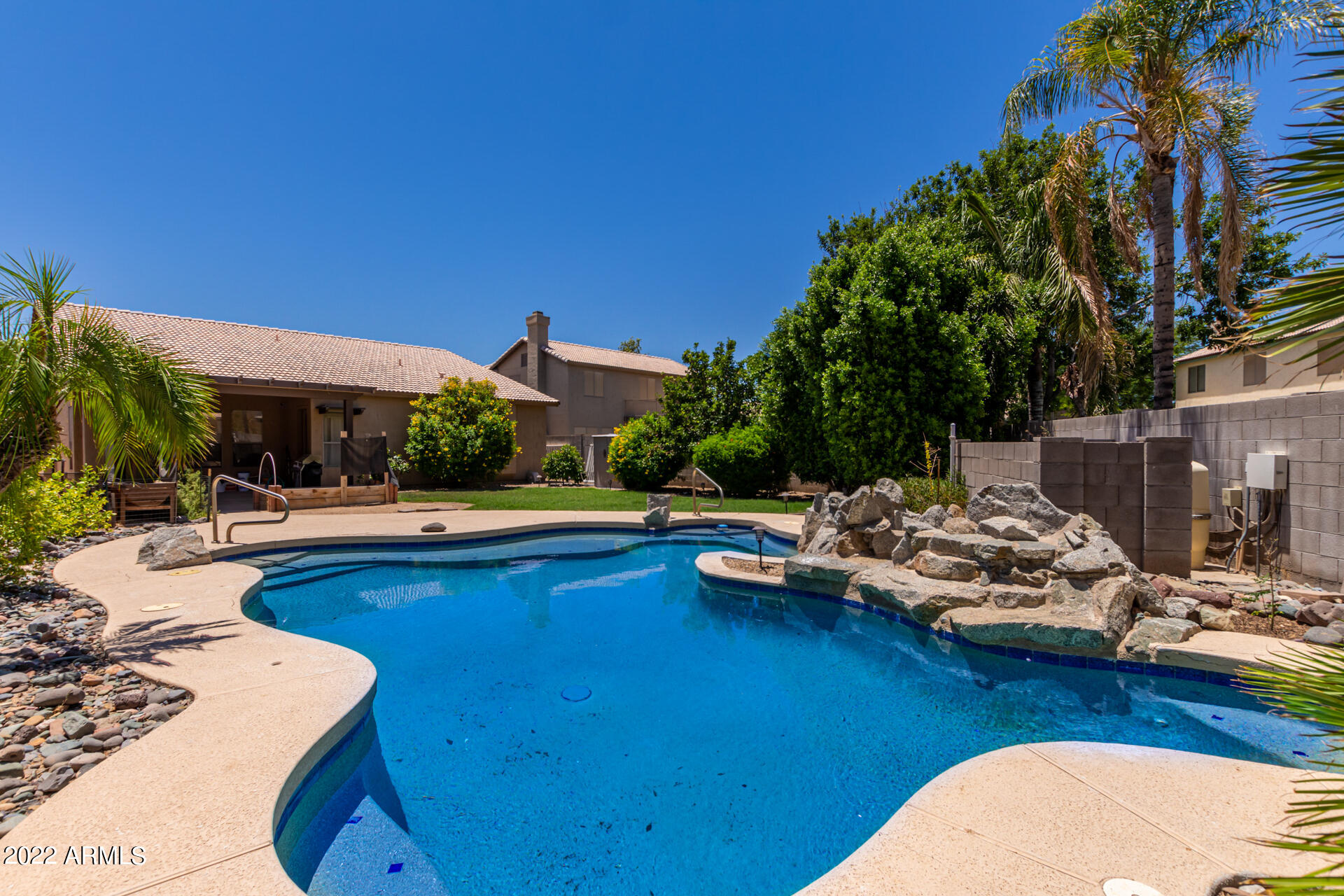 314 W MURIEL Drive