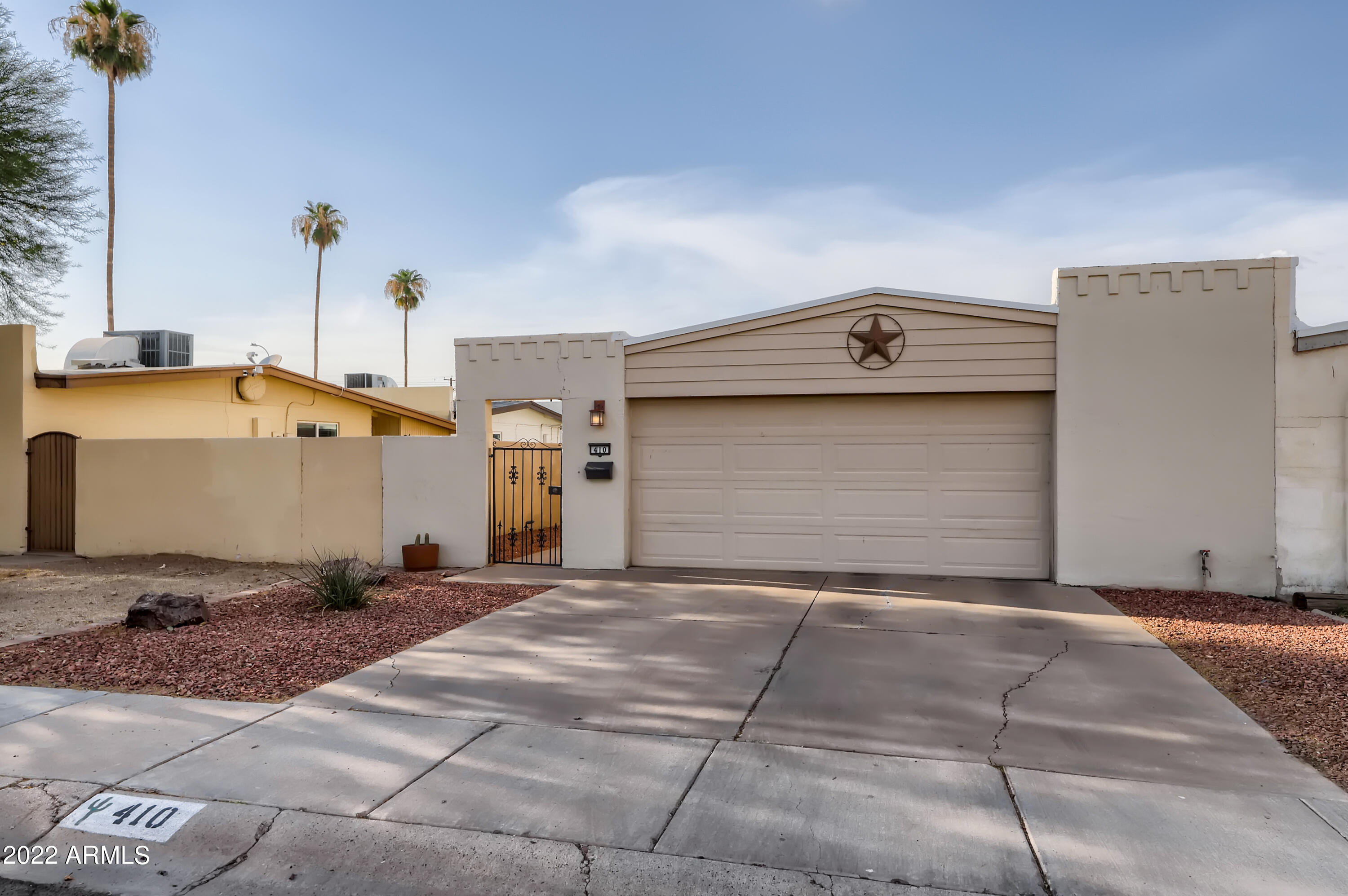 410 W LAGUNA Drive