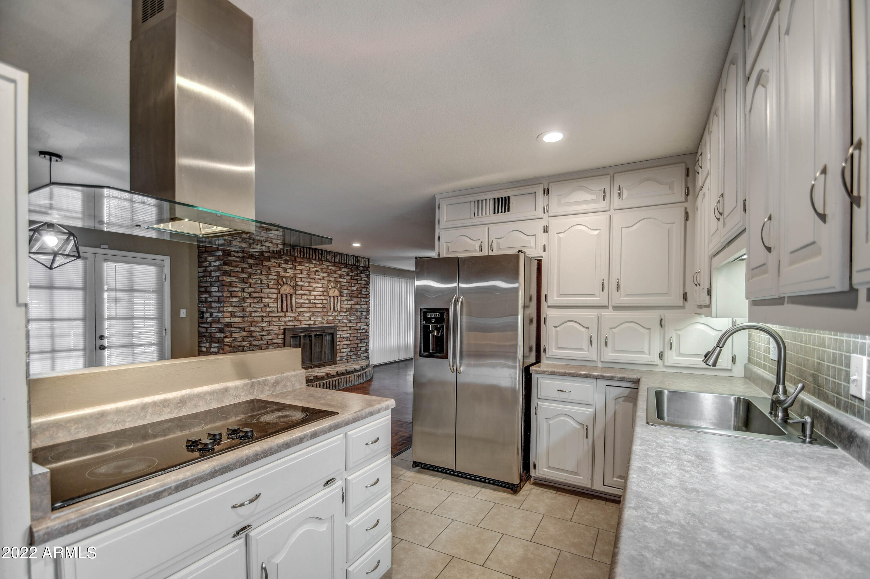3943 W OCOTILLO Road