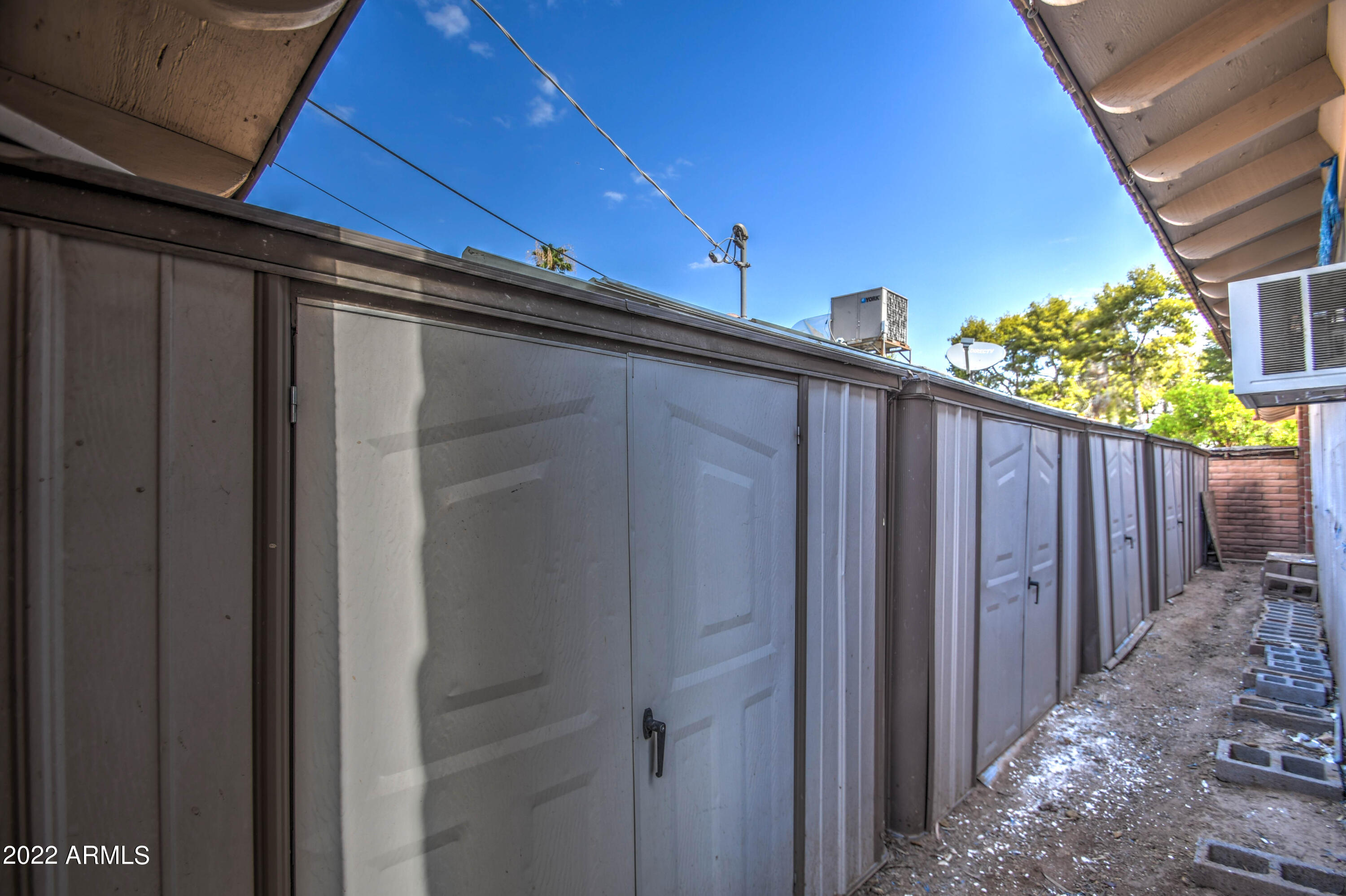 3943 W OCOTILLO Road