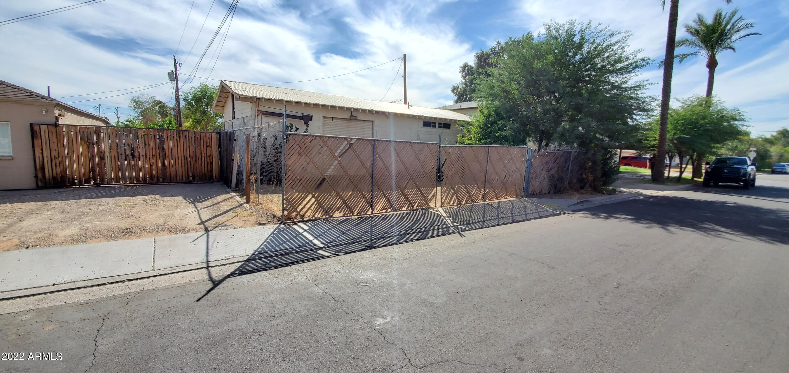 2545 N 29TH Place