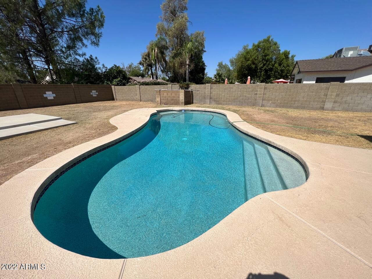 4315 E VISTA Drive