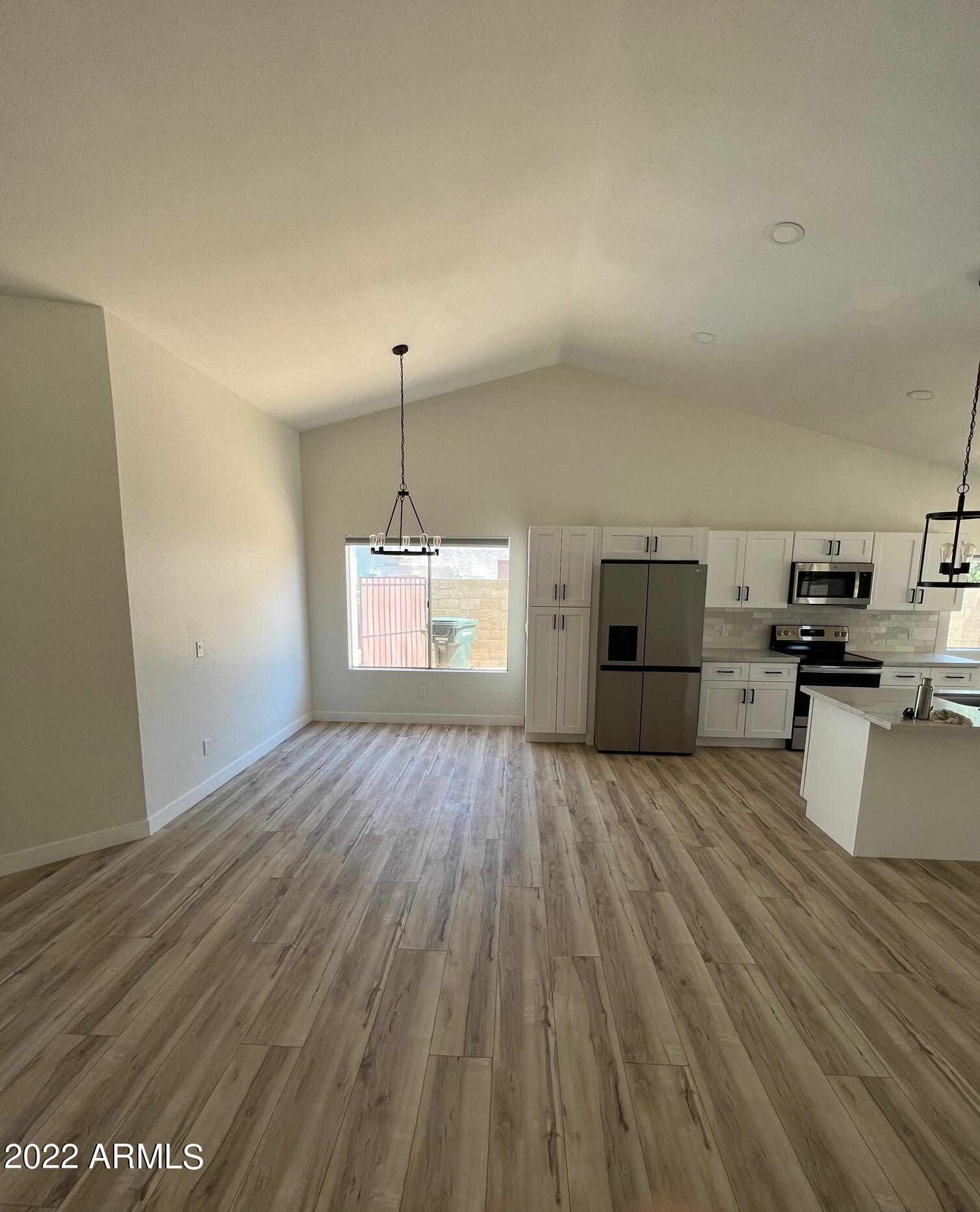 4315 E VISTA Drive