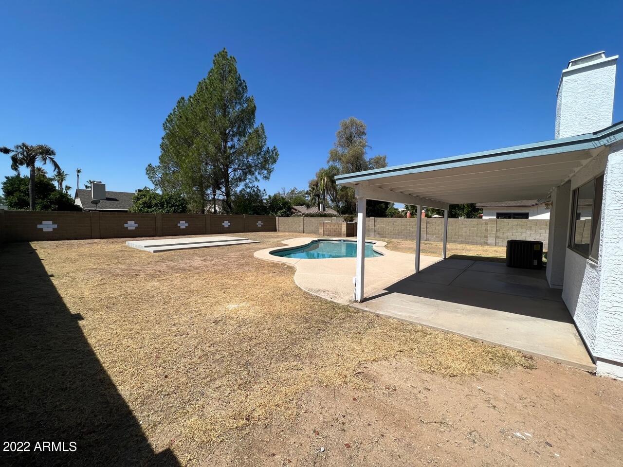 4315 E VISTA Drive