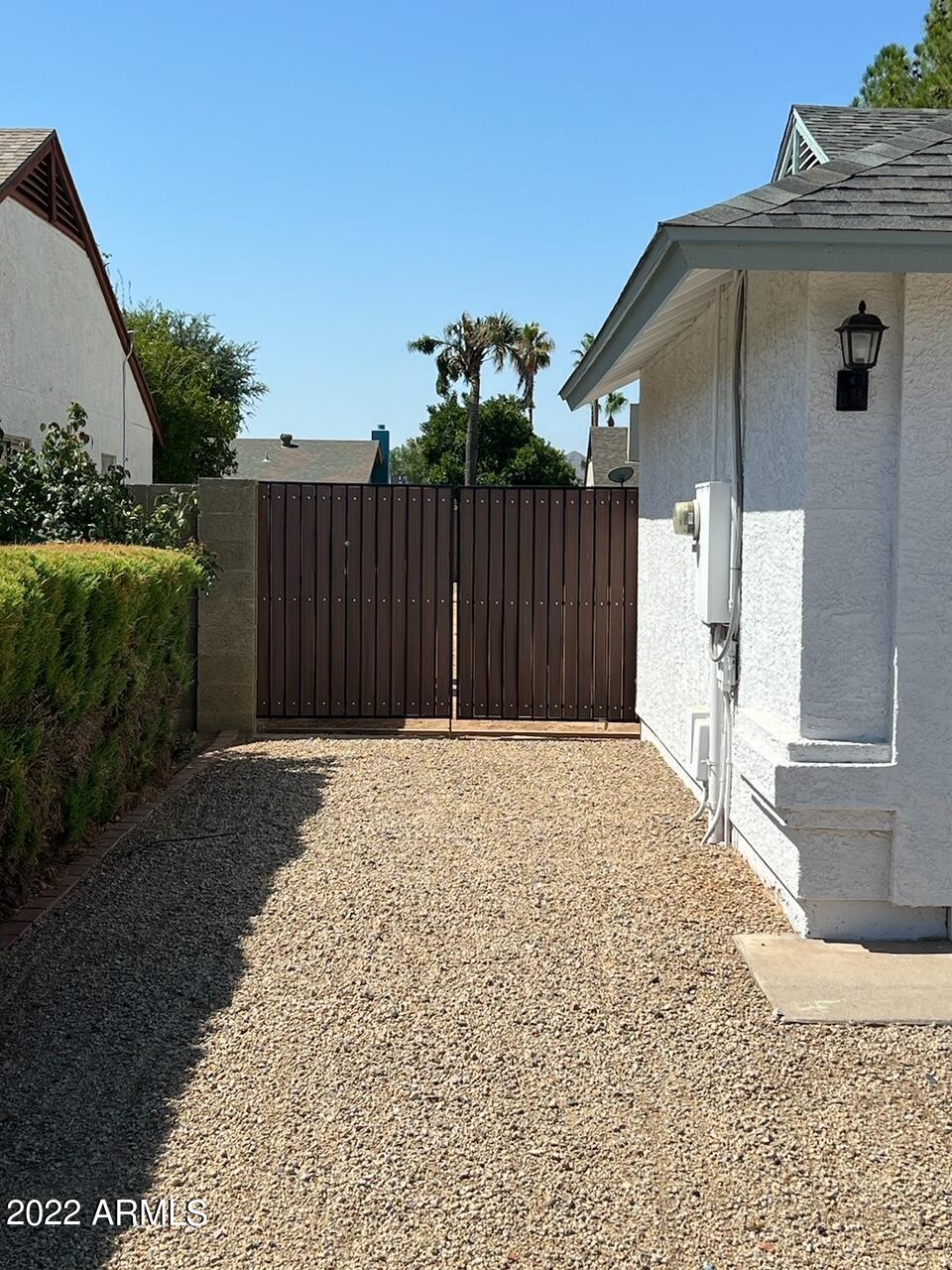 4315 E VISTA Drive