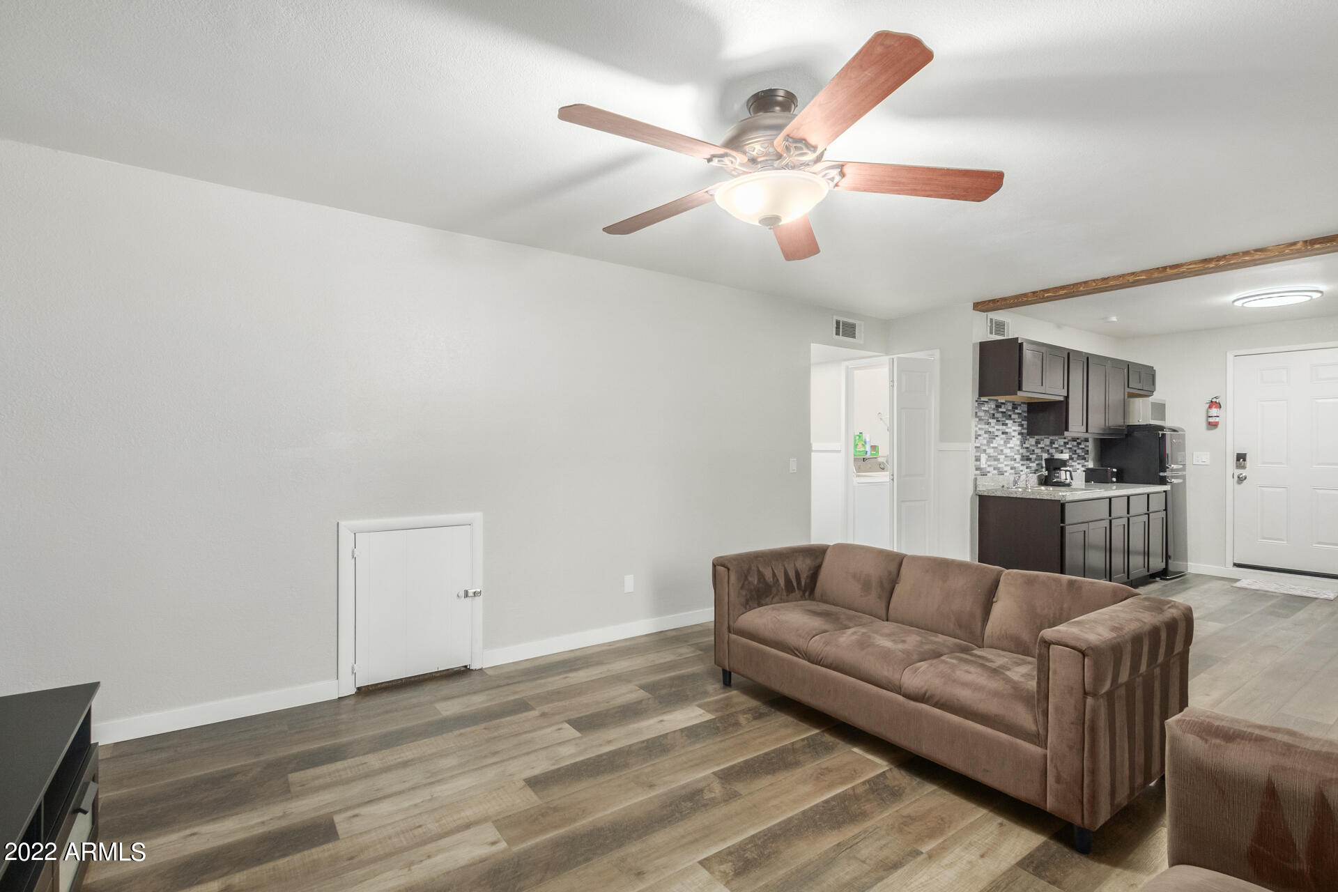 713 E PALOMINO Drive