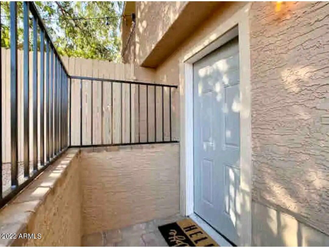 713 E PALOMINO Drive