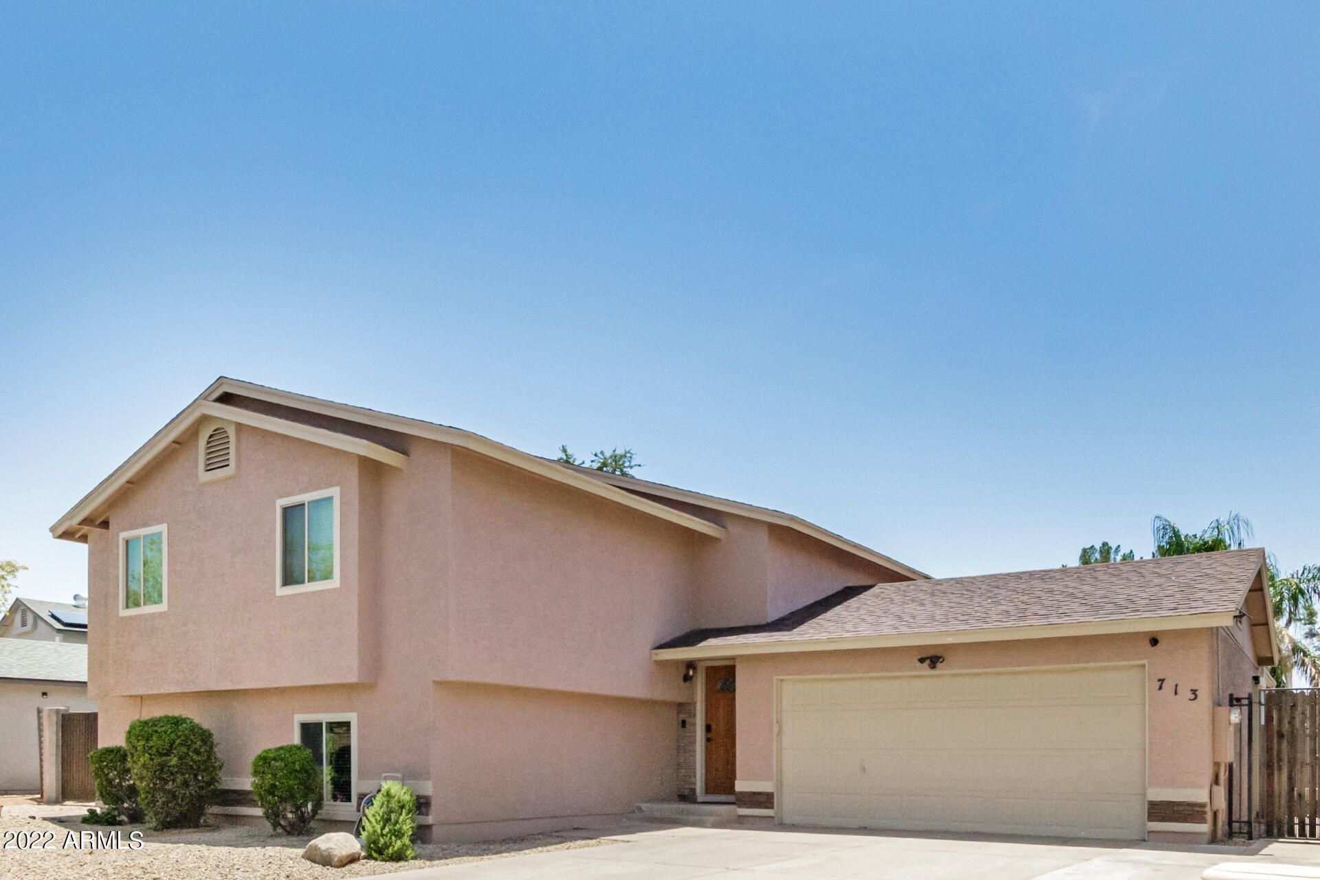 713 E PALOMINO Drive