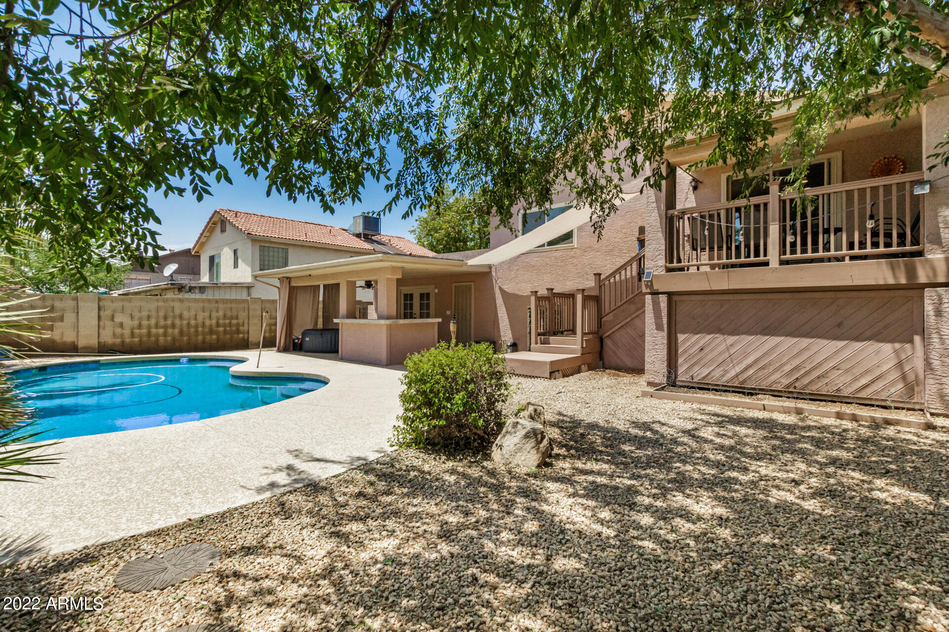 713 E PALOMINO Drive