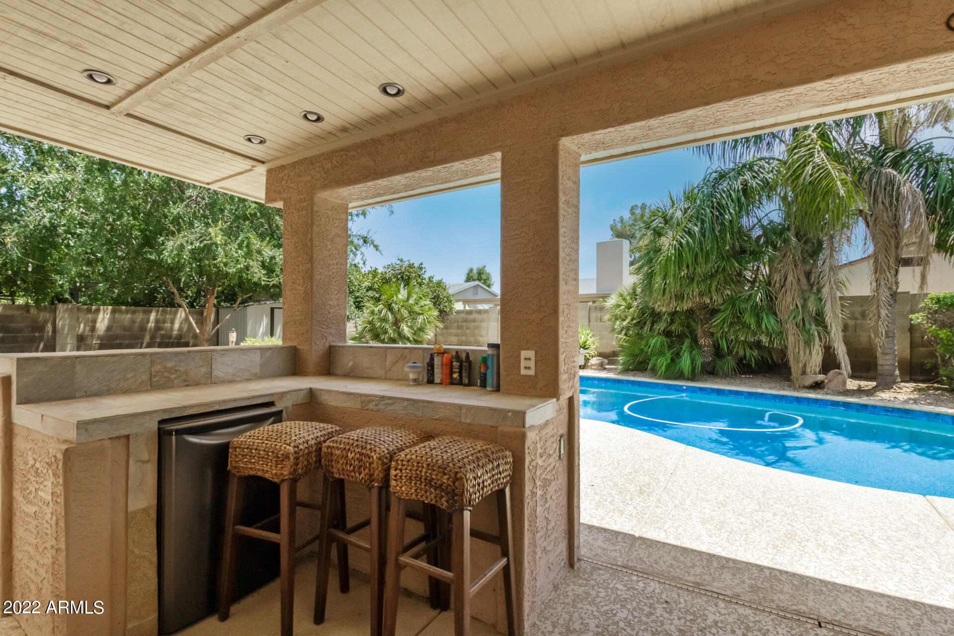 713 E PALOMINO Drive