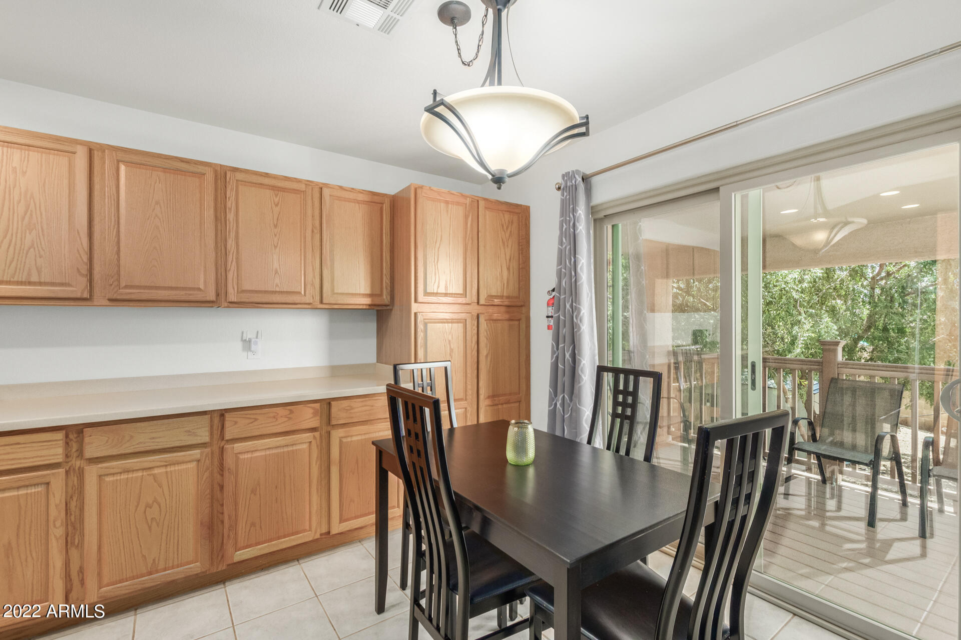 713 E PALOMINO Drive