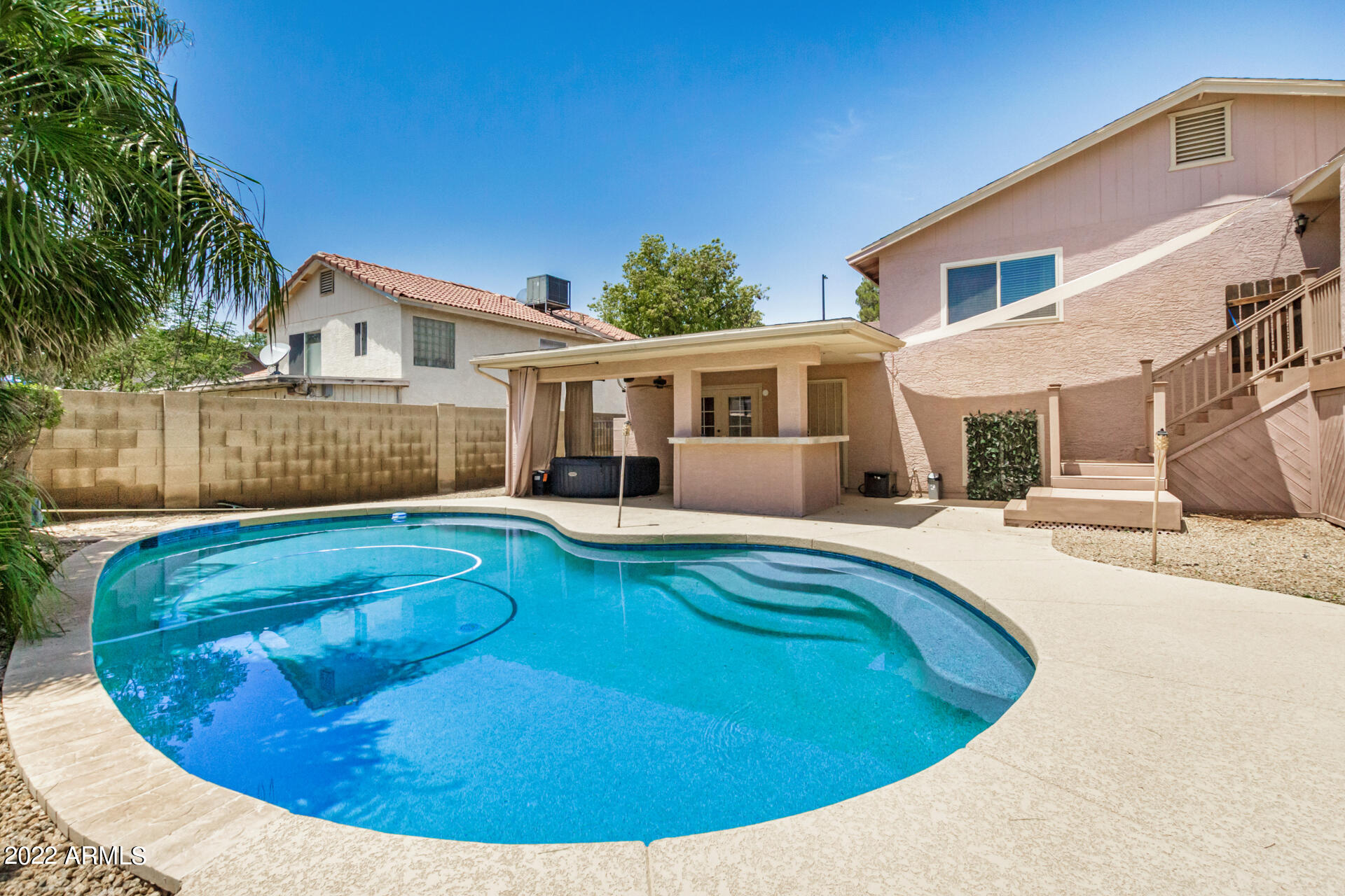 713 E PALOMINO Drive