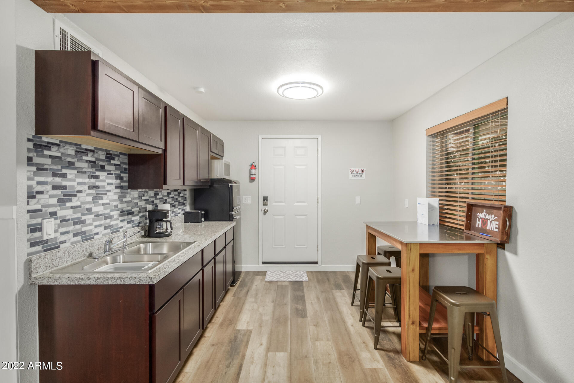 713 E PALOMINO Drive