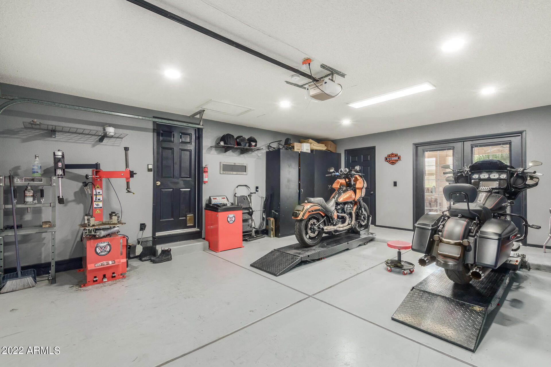713 E PALOMINO Drive