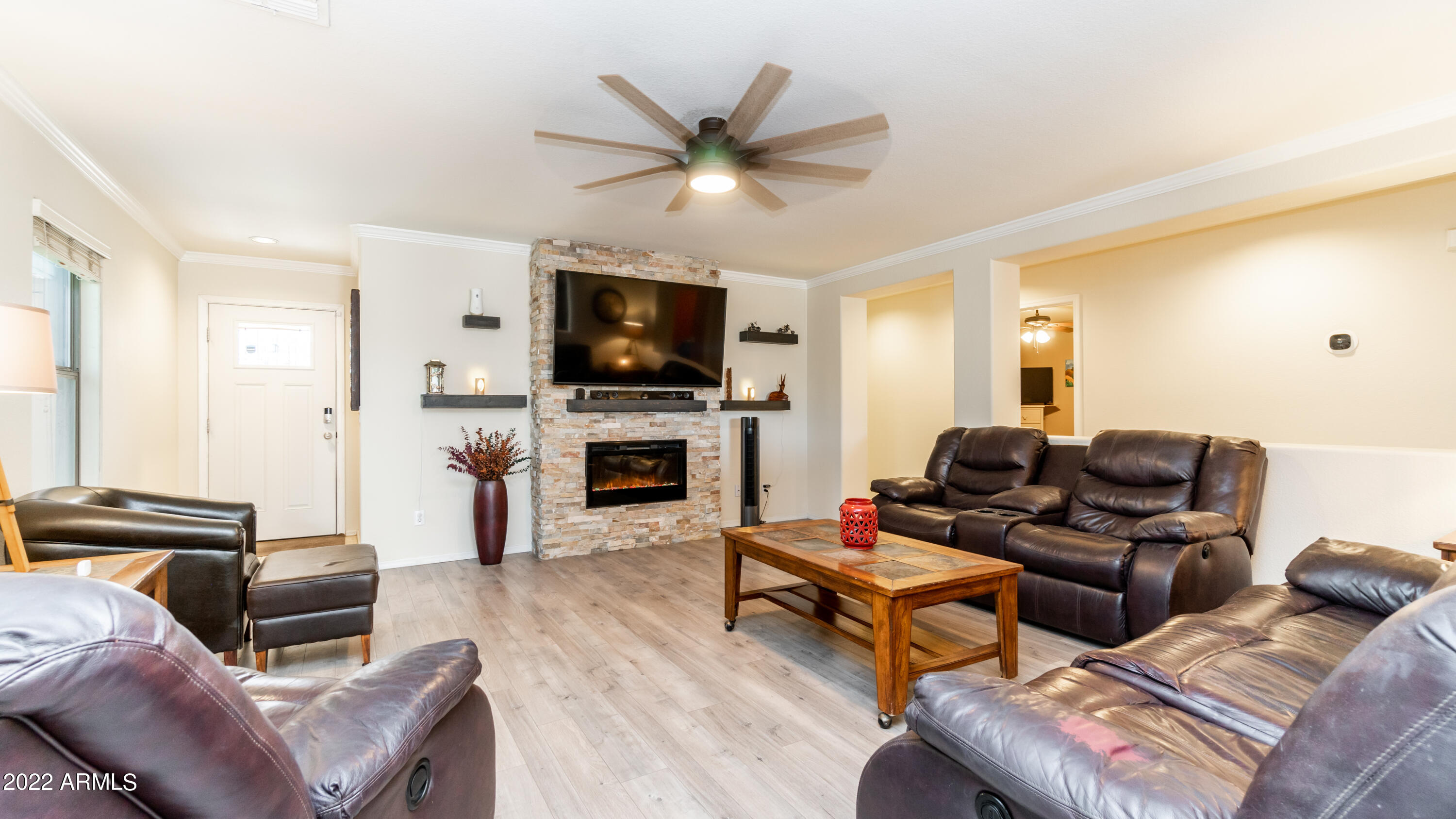 906 E DESERT ROSE Trail