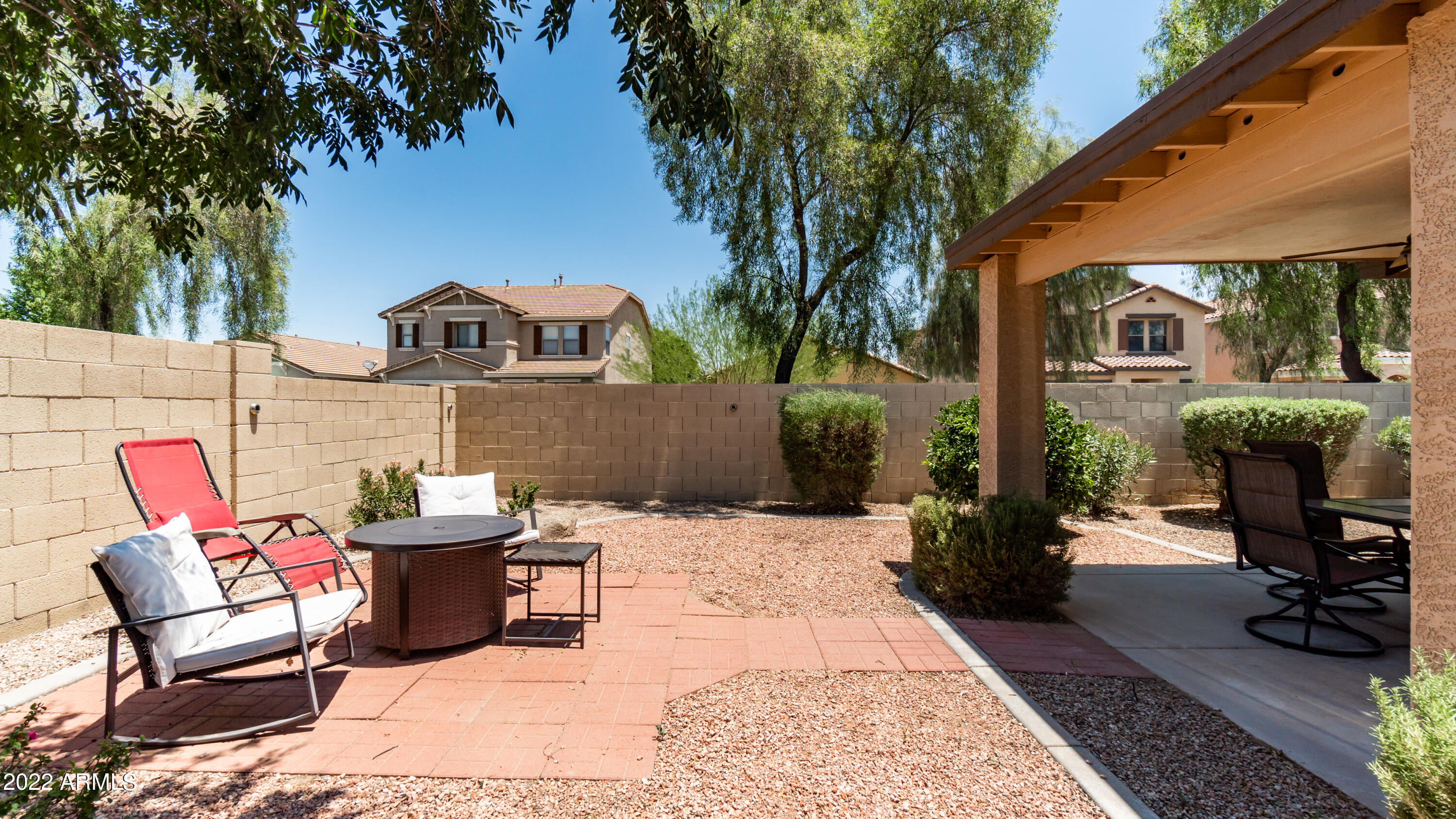 906 E DESERT ROSE Trail