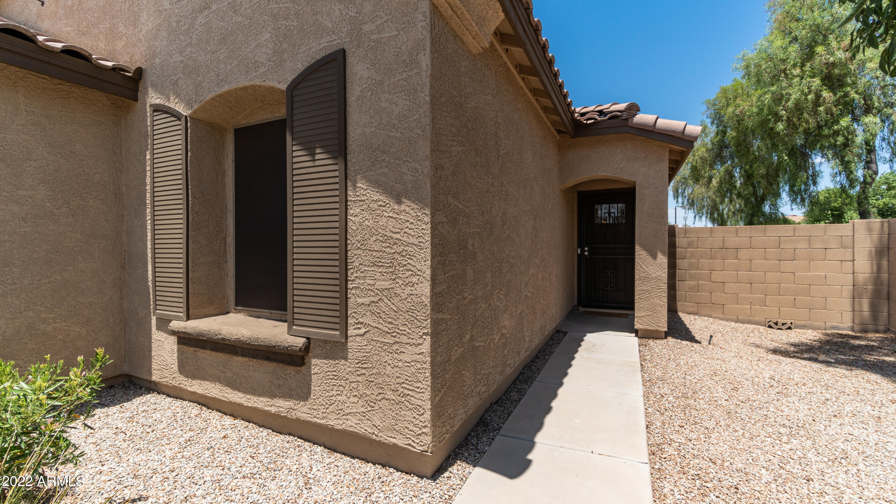 906 E DESERT ROSE Trail