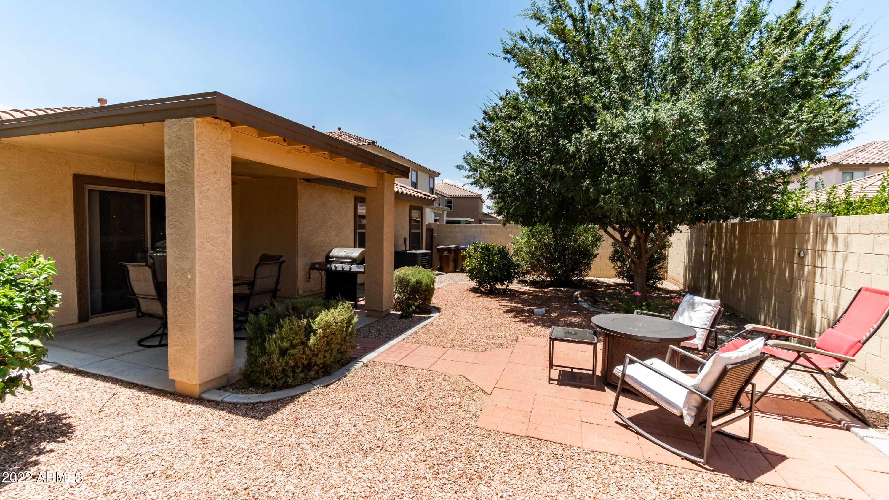 906 E DESERT ROSE Trail