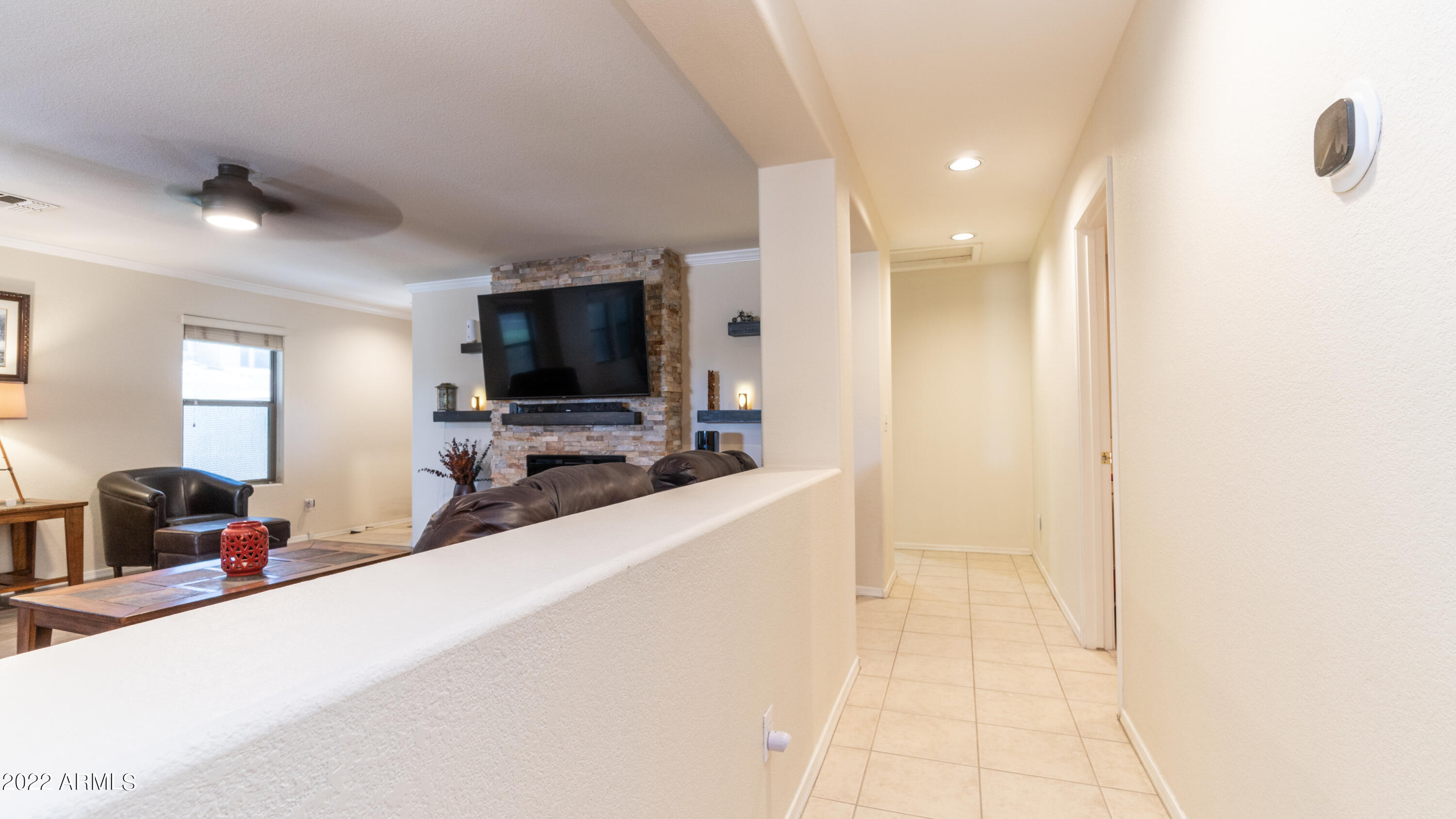 906 E DESERT ROSE Trail