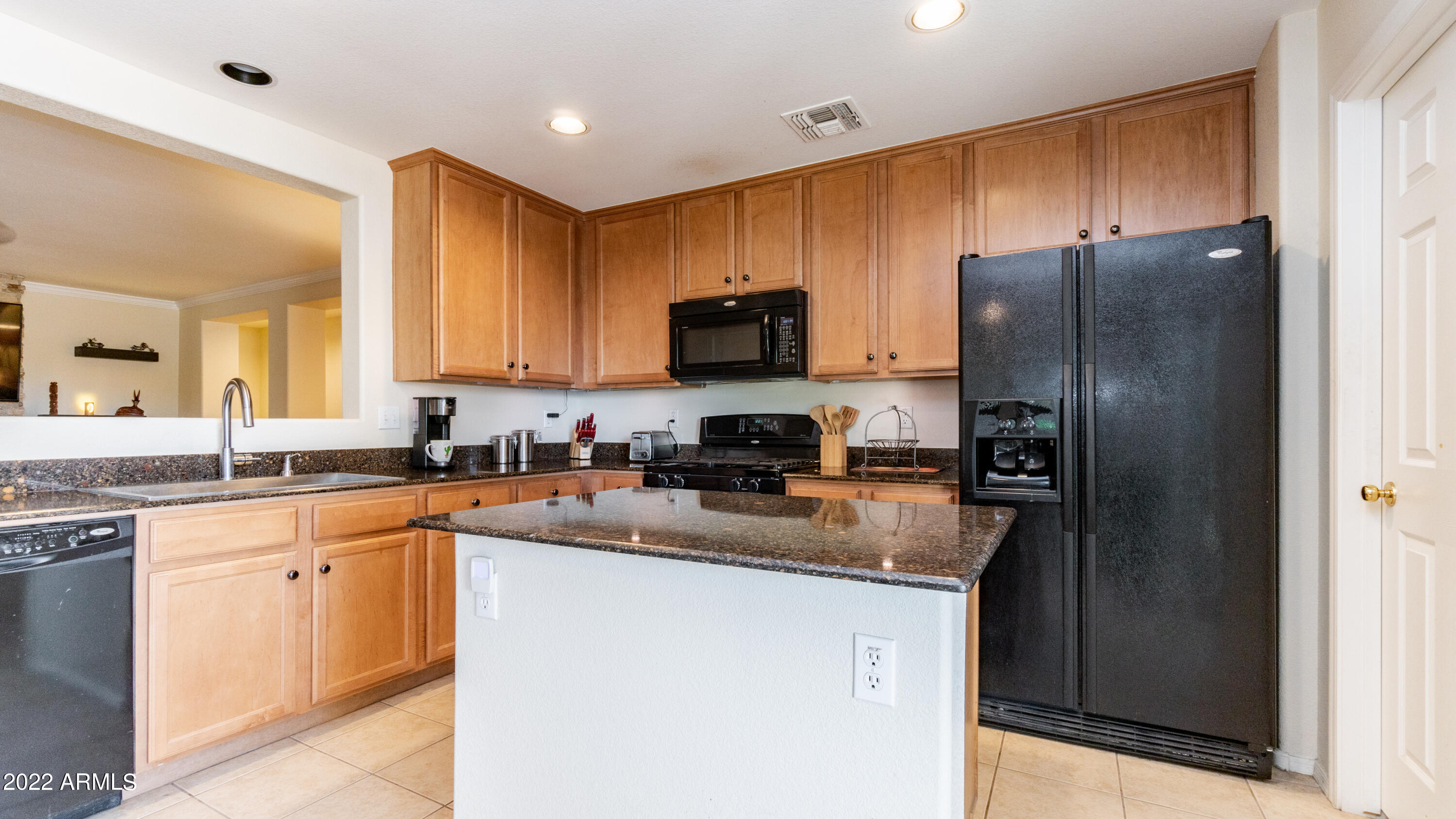 906 E DESERT ROSE Trail