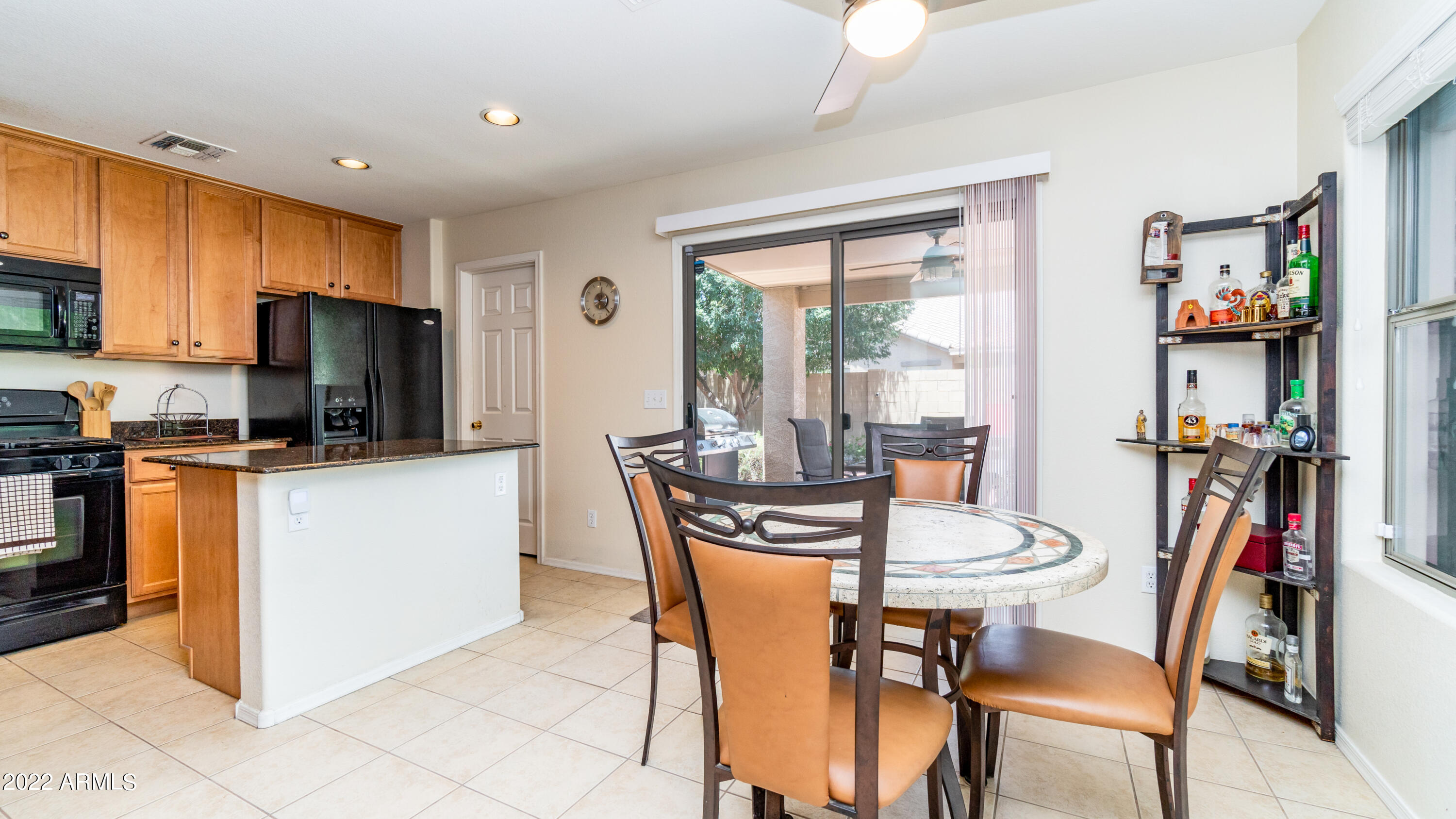 906 E DESERT ROSE Trail