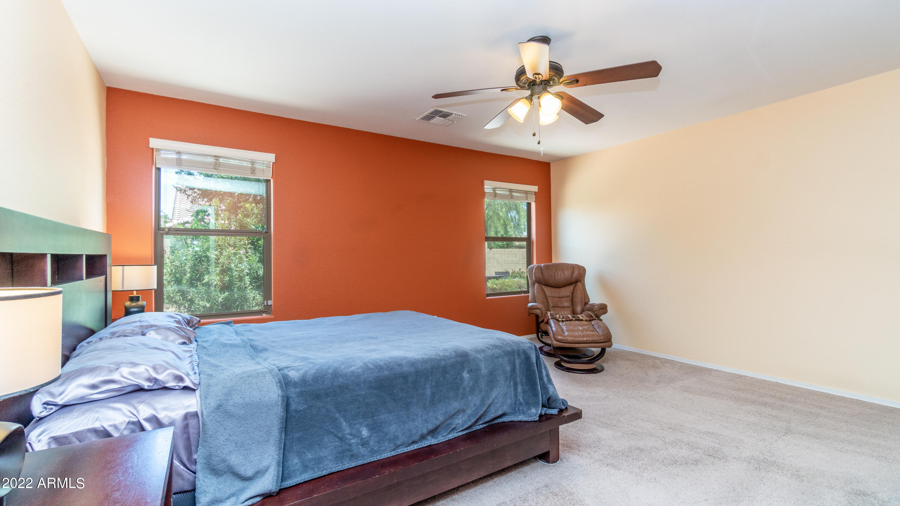 906 E DESERT ROSE Trail