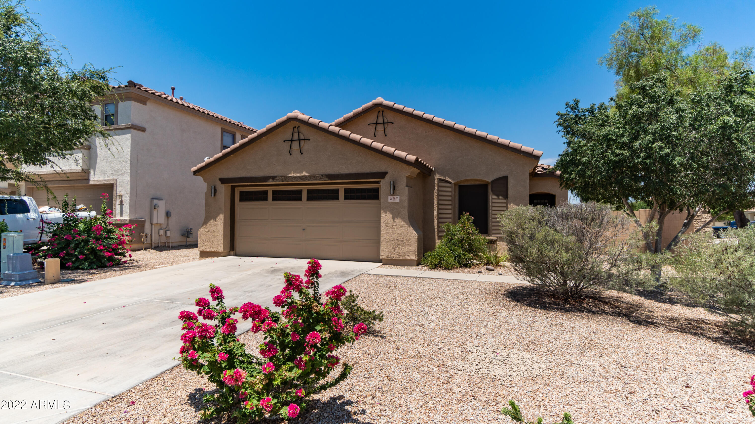 906 E DESERT ROSE Trail