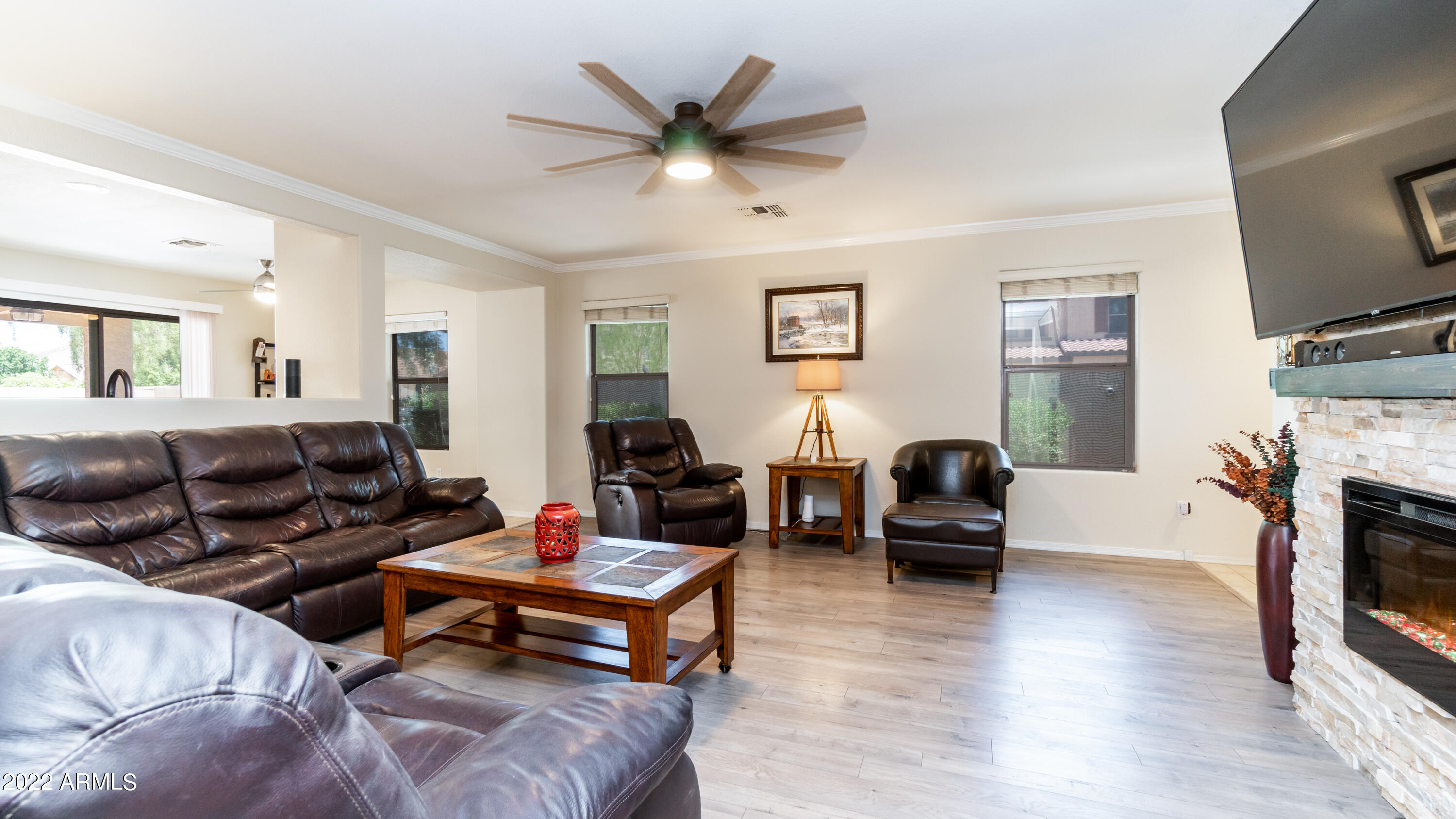 906 E DESERT ROSE Trail