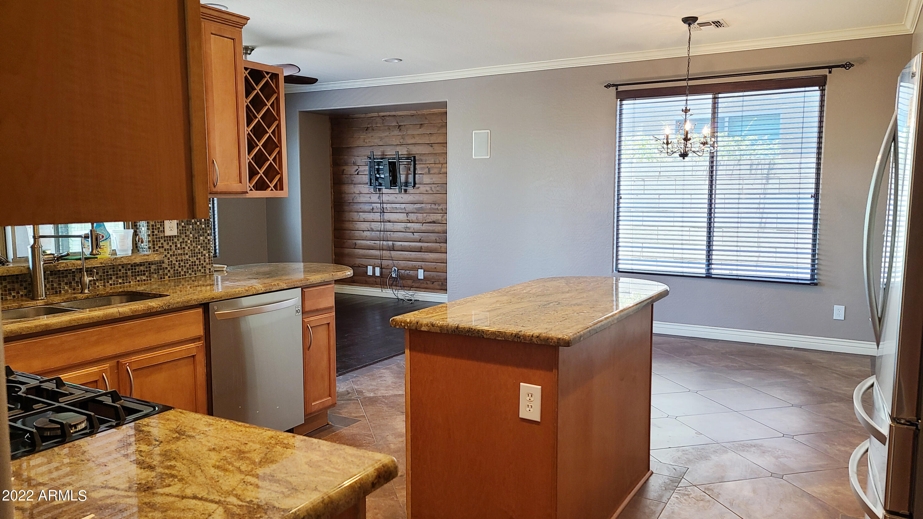 2522 W Coyote Creek Drive