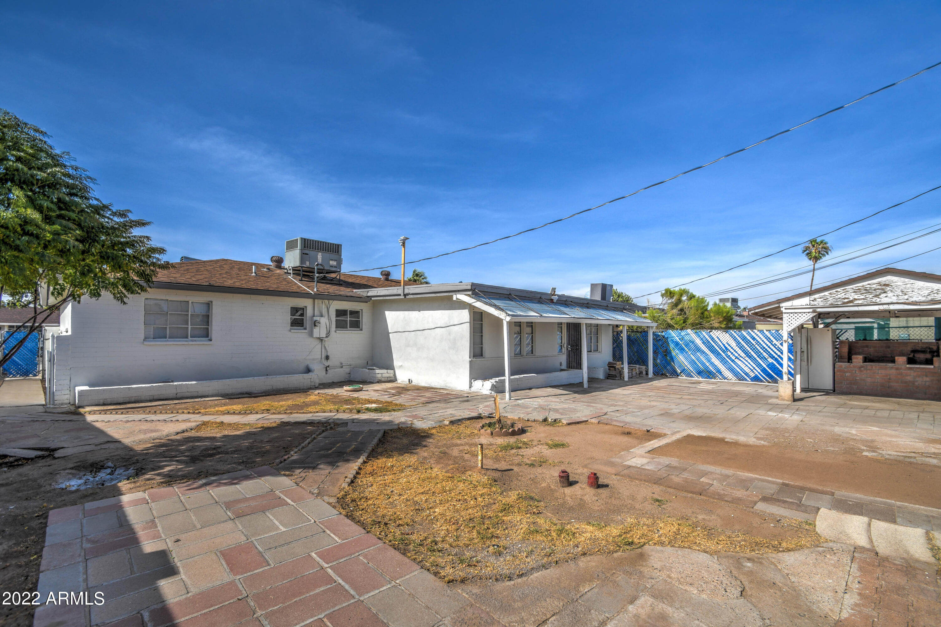 4521 W CLARENDON Avenue
