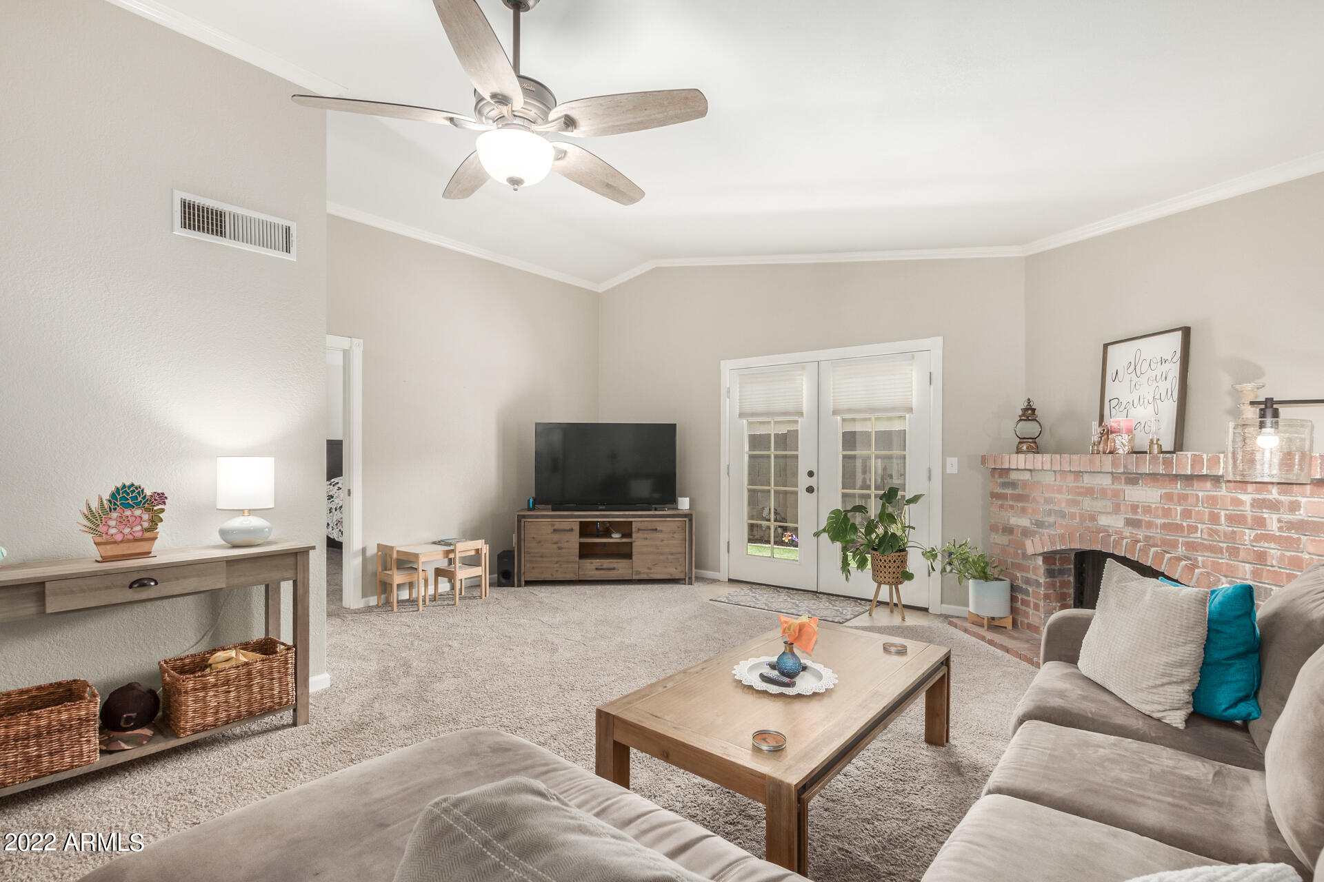 121 E CAMPO BELLO Drive