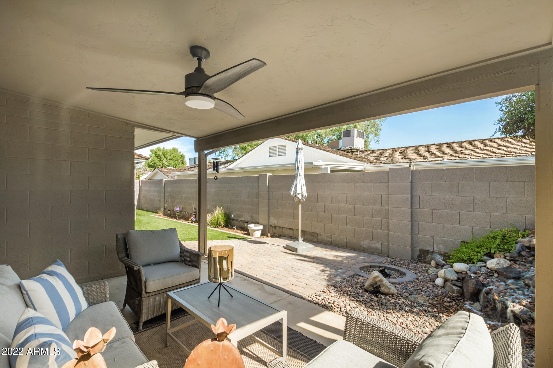 121 E CAMPO BELLO Drive