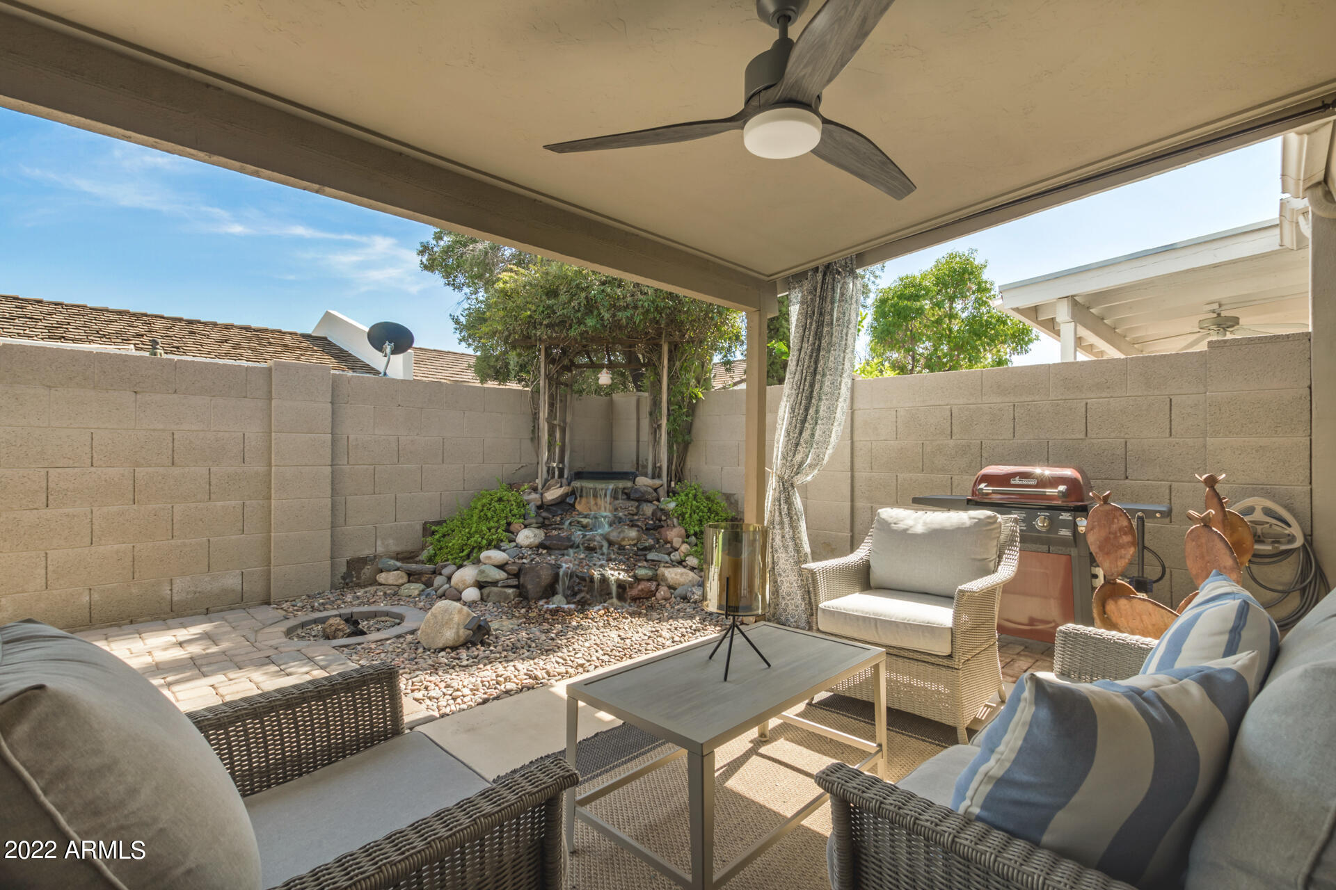 121 E CAMPO BELLO Drive