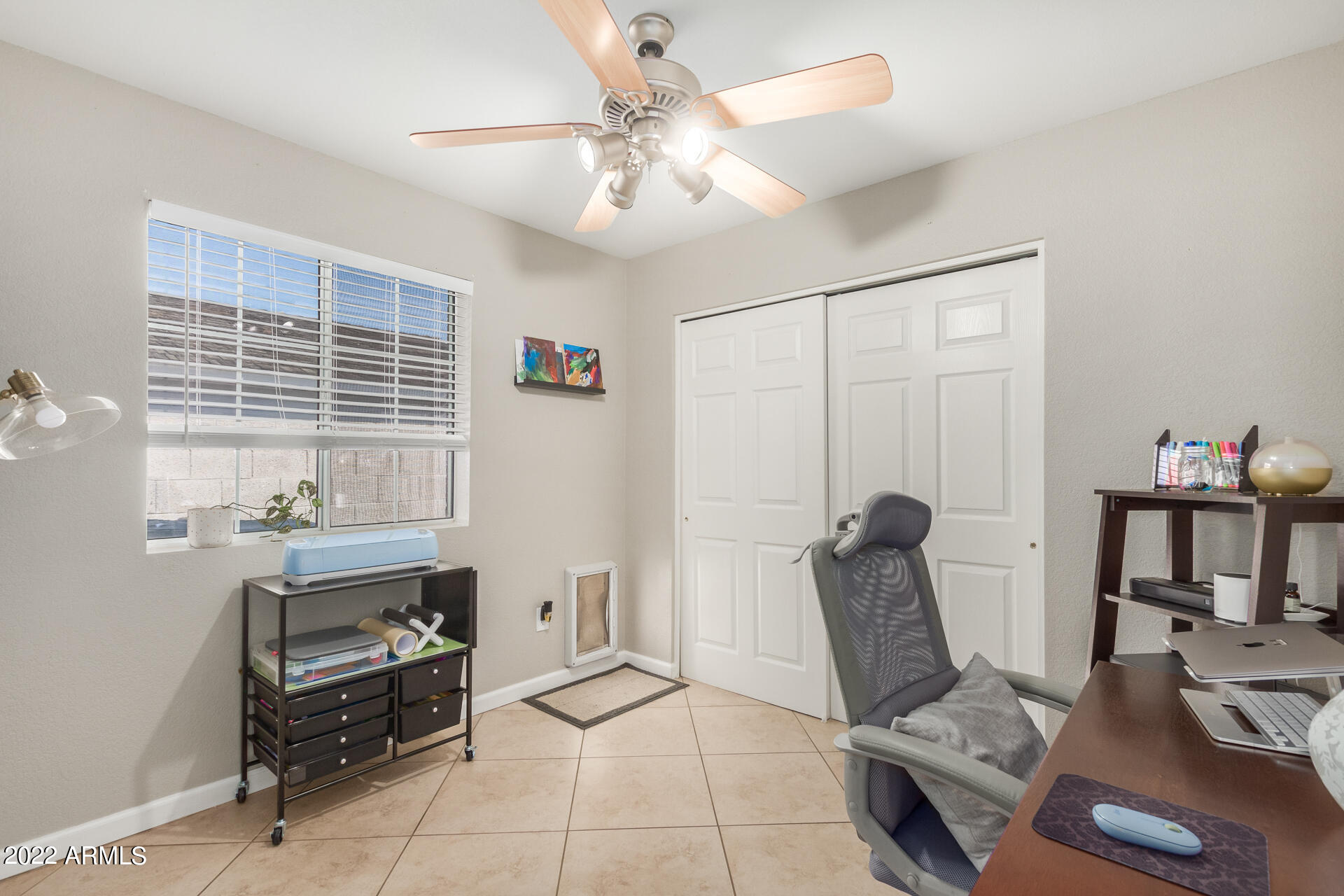 121 E CAMPO BELLO Drive