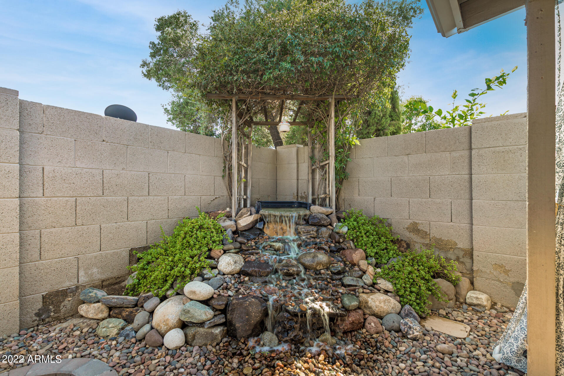 121 E CAMPO BELLO Drive