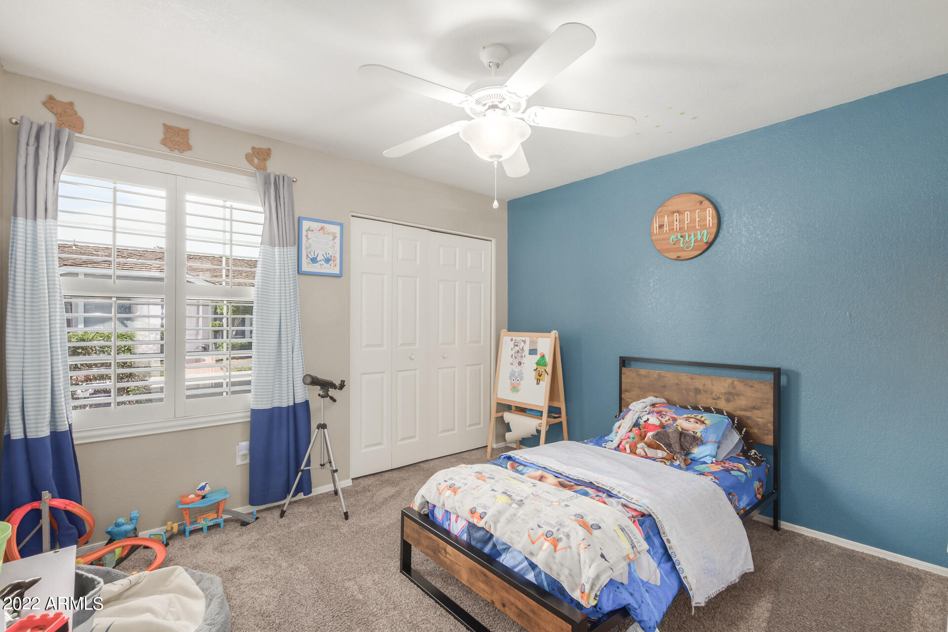 121 E CAMPO BELLO Drive