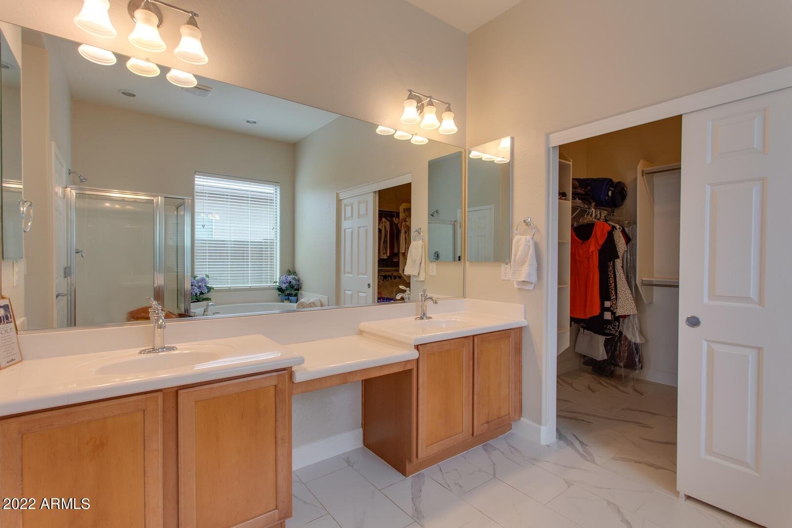 2244 W WHITMAN Court